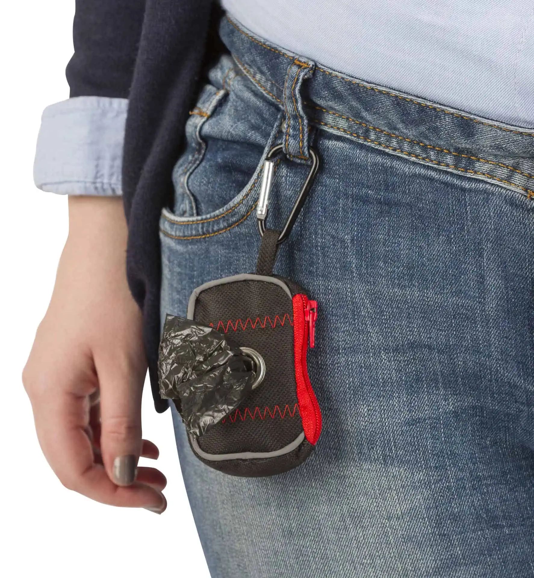 Kerbl Kotbeutel-Tasche schwarz/rot mit Karabiner, 8 x 5,5 x 4 cm, im Einsatz