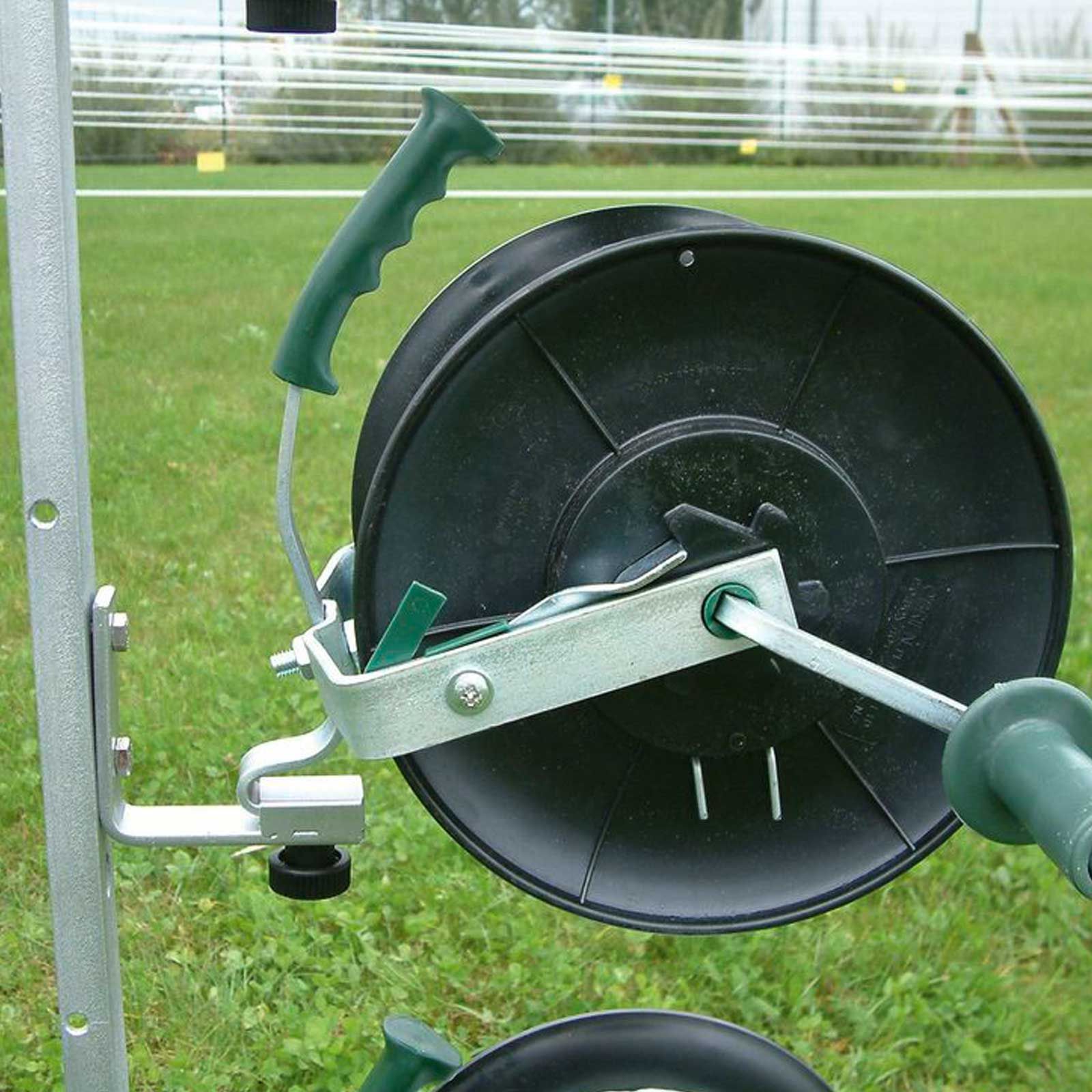Kerbl Multistolpe i metall för max 3 rullar, längd 120 cm, för hörn, detaljbild, fäste