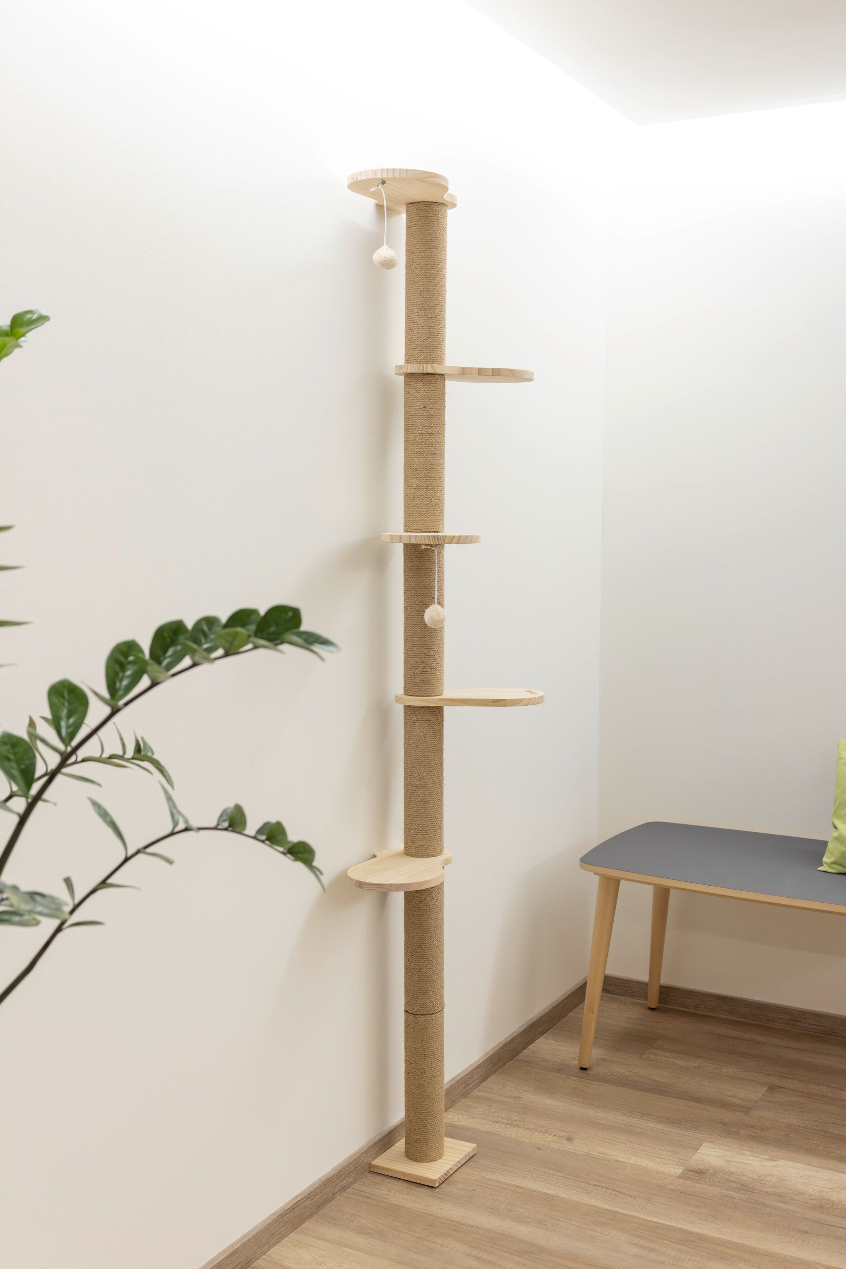 Kerbl Kratzbaum Timber für die Wand, 19 x 16 x 208 cm, braun
