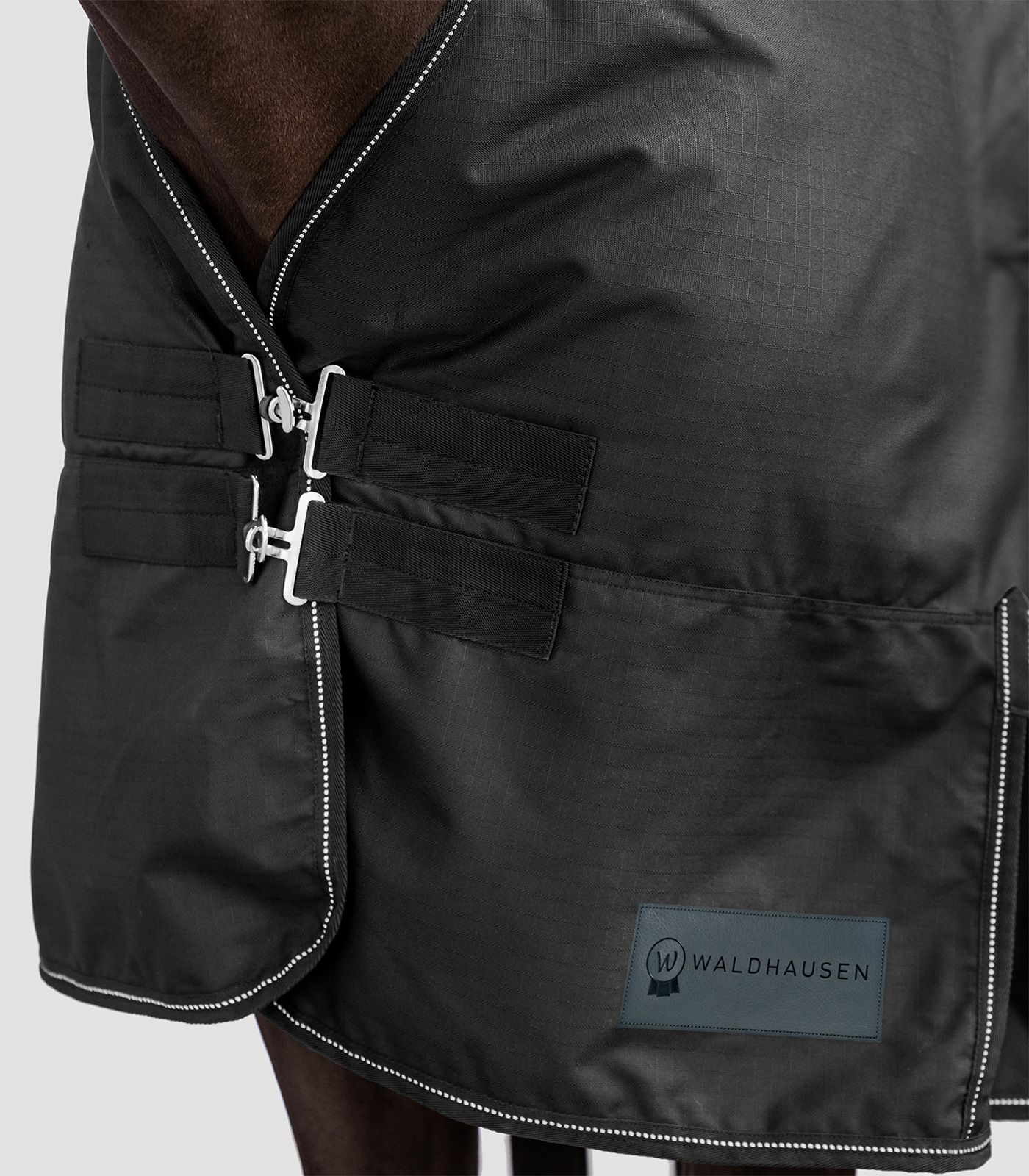 Waldhausen Outdoordecke Nordic High Neck 100 g, 600 Denier, wasserdicht, schwarz