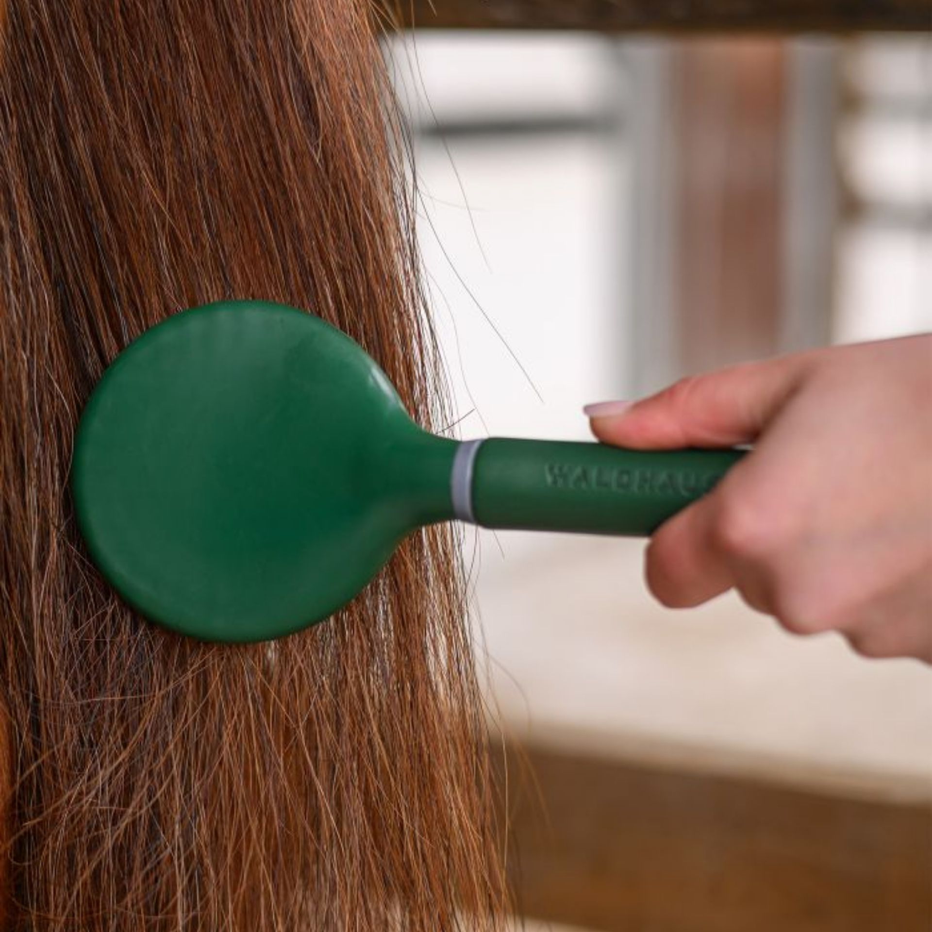 Waldhausen Long Hair Brush Synthetic for Mane & Tail, detail view, handle