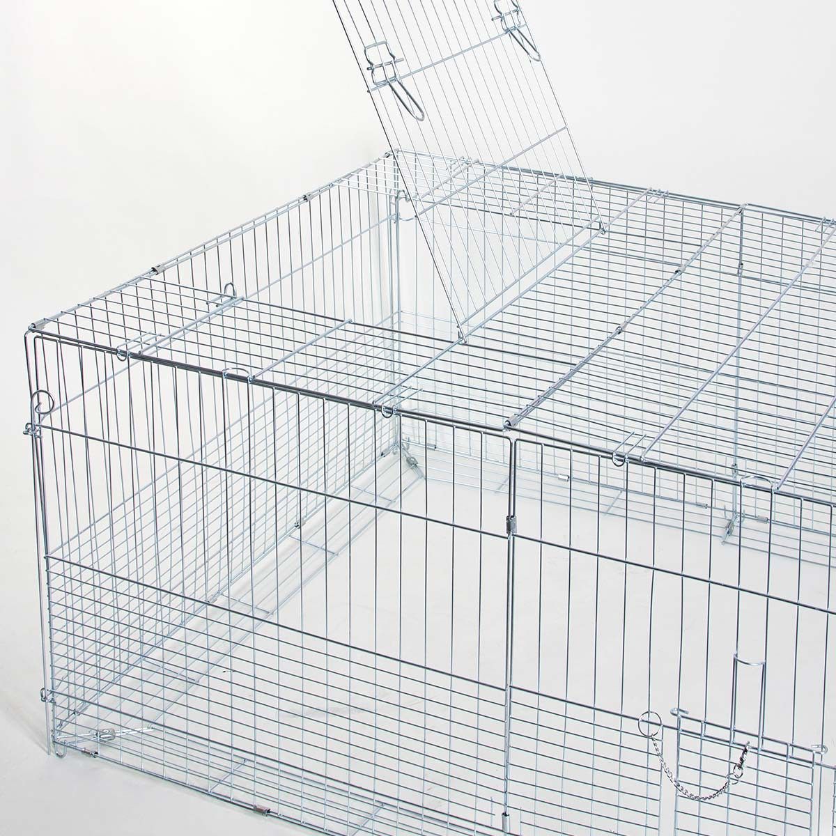 Kerbl Kültéri karám fiatal állatoknak szökésgátlóval, 144x112x60 cm, részlet, zár