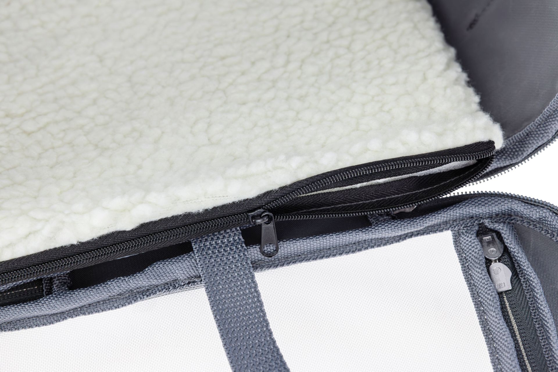 Kerbl Vacation Air Transporttasche Hund & Katze, 43x28x28 cm, Detailansicht, Verschluss