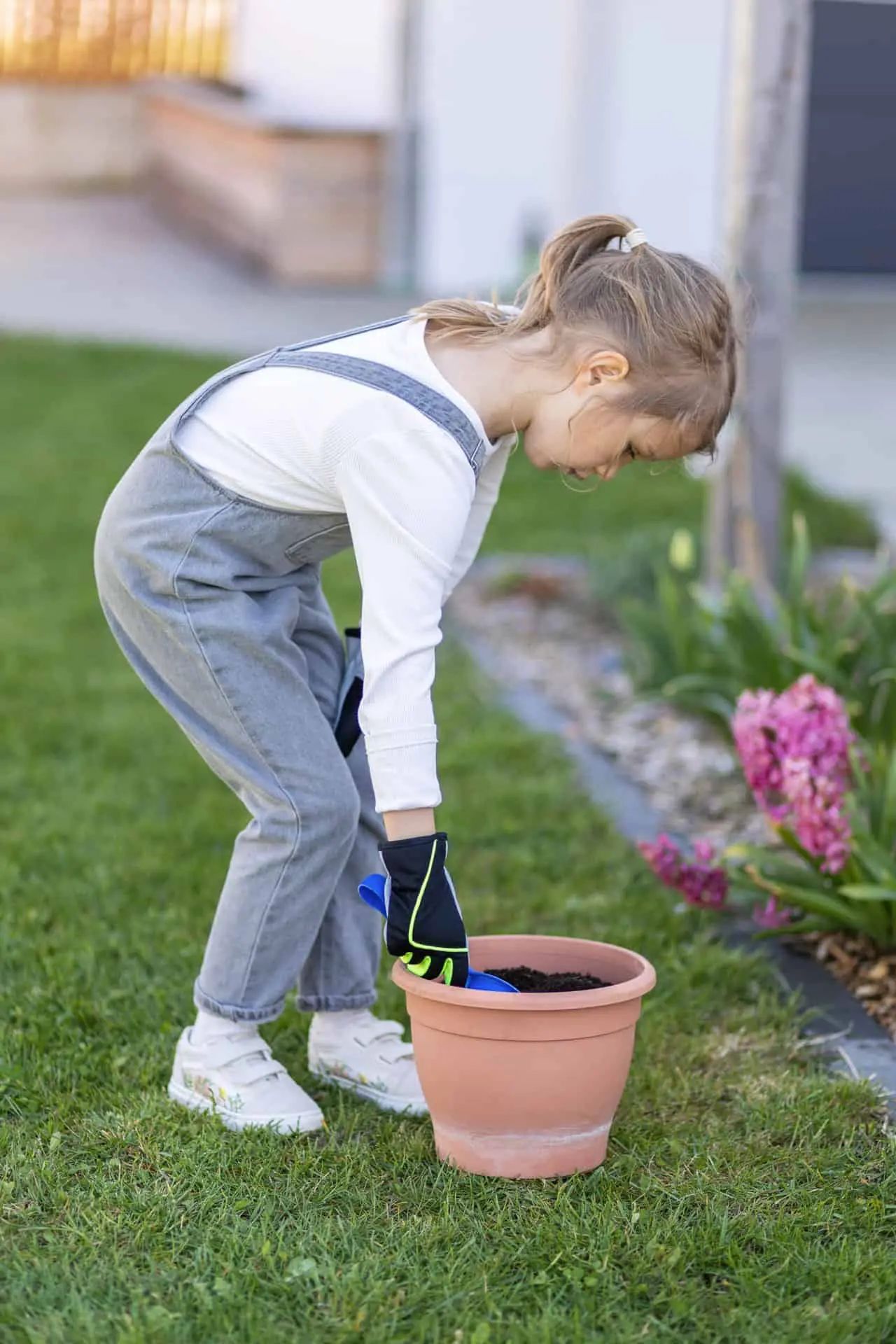 Kerbl Kinderhandschuh Joy 8-11 Jahre offene Stulpe, schwarz-neon