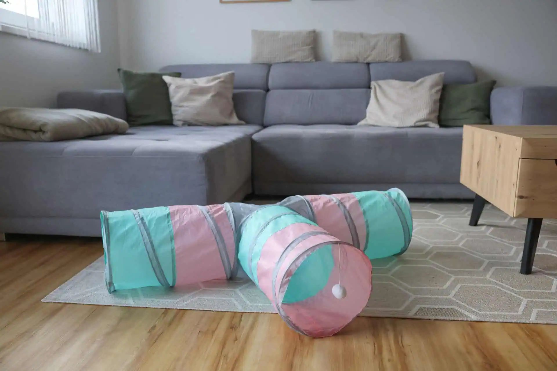 Kerbl Cat Tunnel Triangle, 4 Entrances, shape-stable, 80x50 cm, in use, indoors