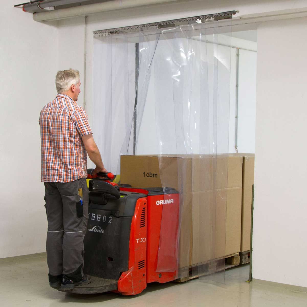 Kerbl Streifenvorhang PVC Stall Set, 225 cm, 300 x 3 mm, im Einsatz