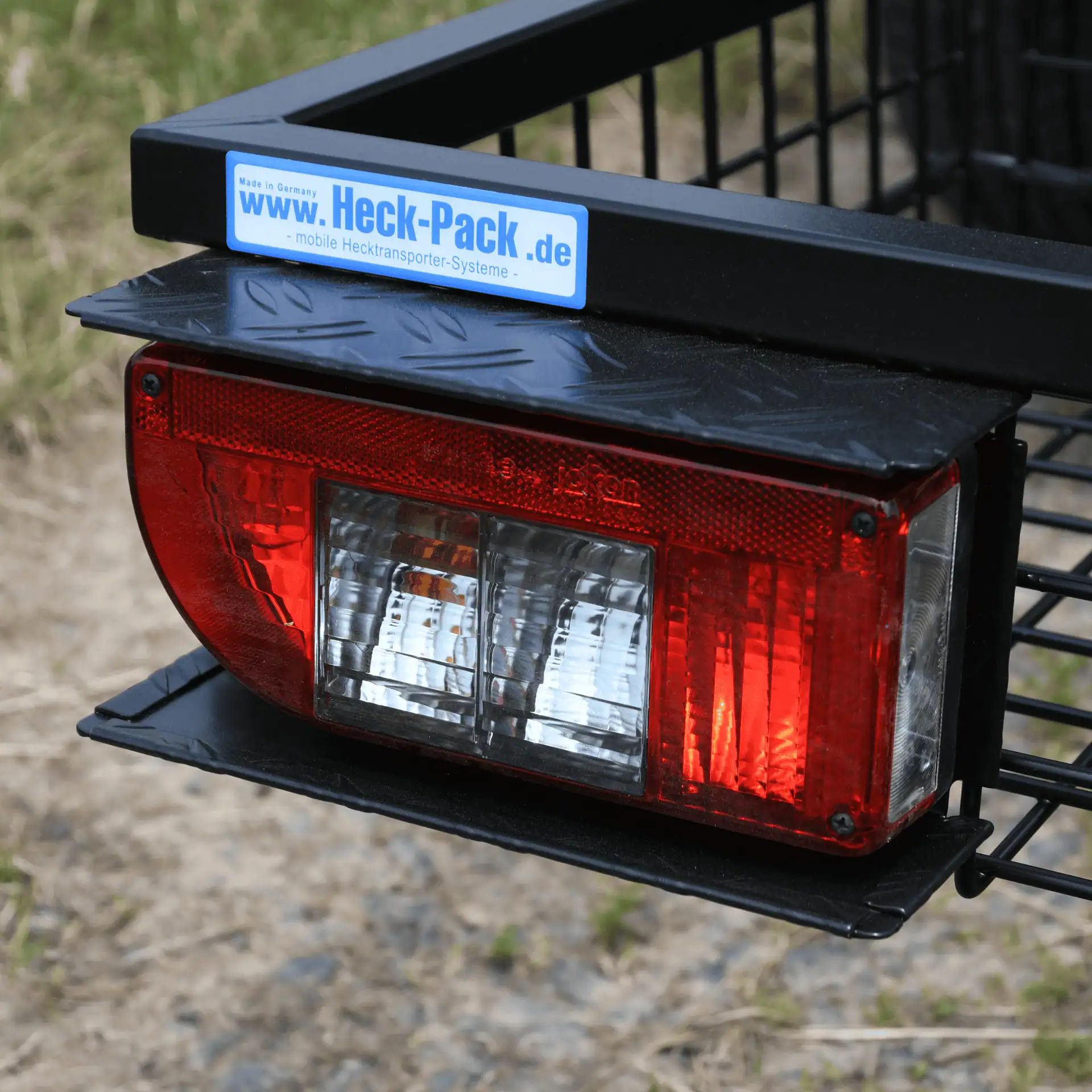 Heck-Pack Beleuchtung 7-polig für Hecktransporter, schwarz, Detailansicht