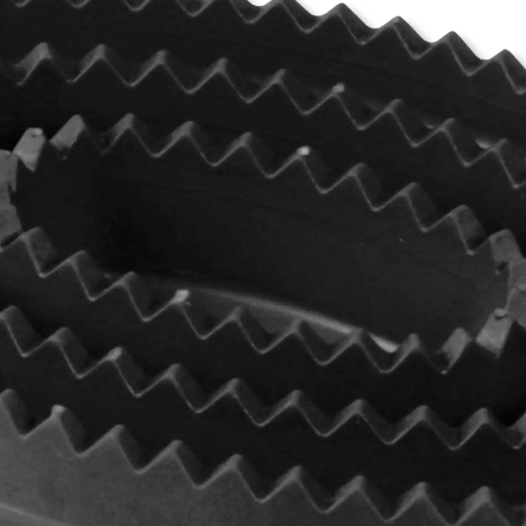 Waldhausen Gummistriegel groß, schwarz, 16 cm mit Handschlaufe, Detailansicht, Material