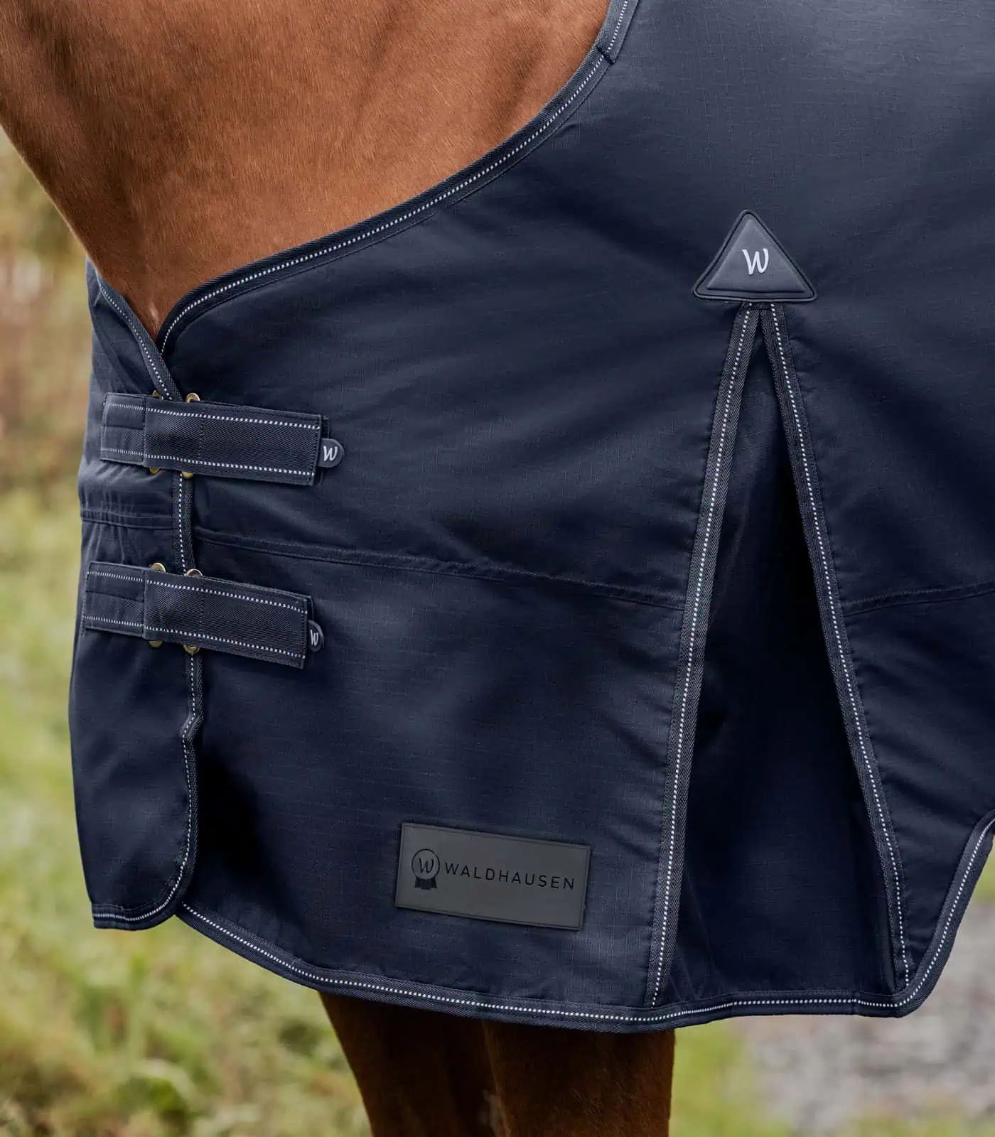 Waldhausen ARCTIC Outdoordecke 100 g, wasserdicht & atmungsaktiv, nachtblau 125 cm