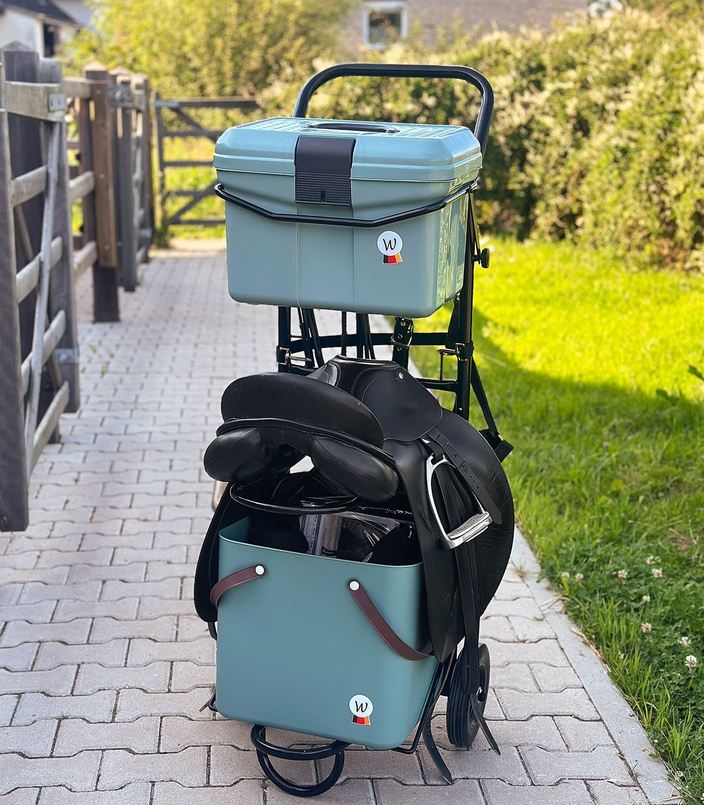 Waldhausen Stall-Carry, schwarz – mobiler Sattelhalter mit Ablage