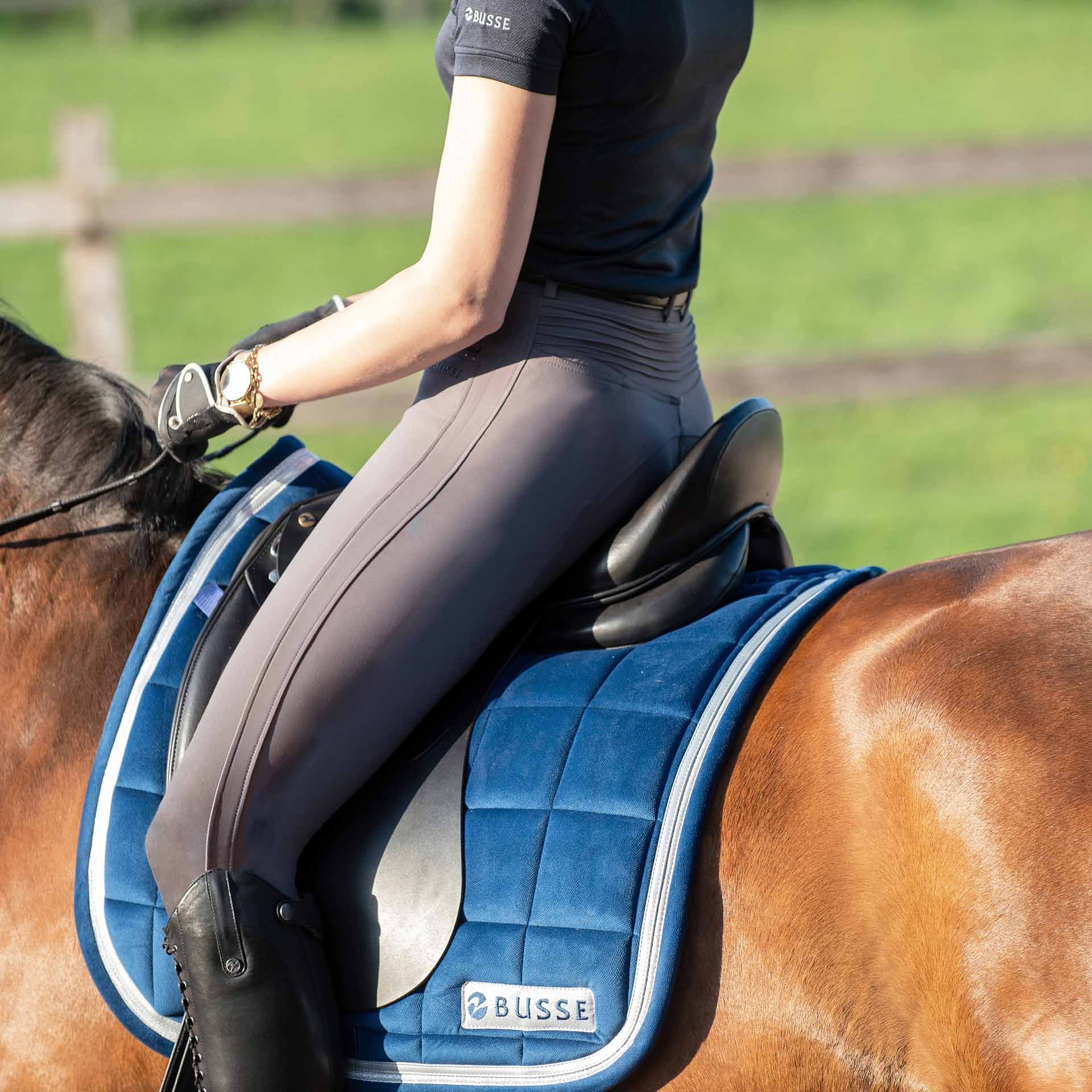 BUSSE Pantalon d'équitation MADEIRA-KNIE II, Grip Silicone Genoux, en utilisation