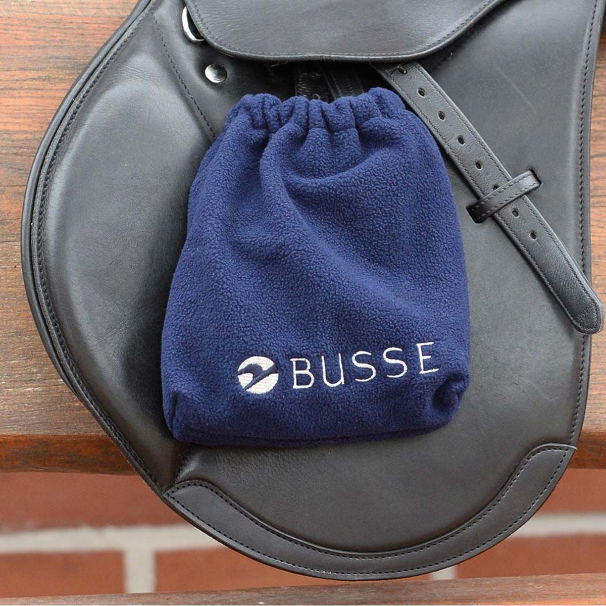 BUSSE Protège-étriers pour selle & étrier, bleu marine, la paire, en utilisation