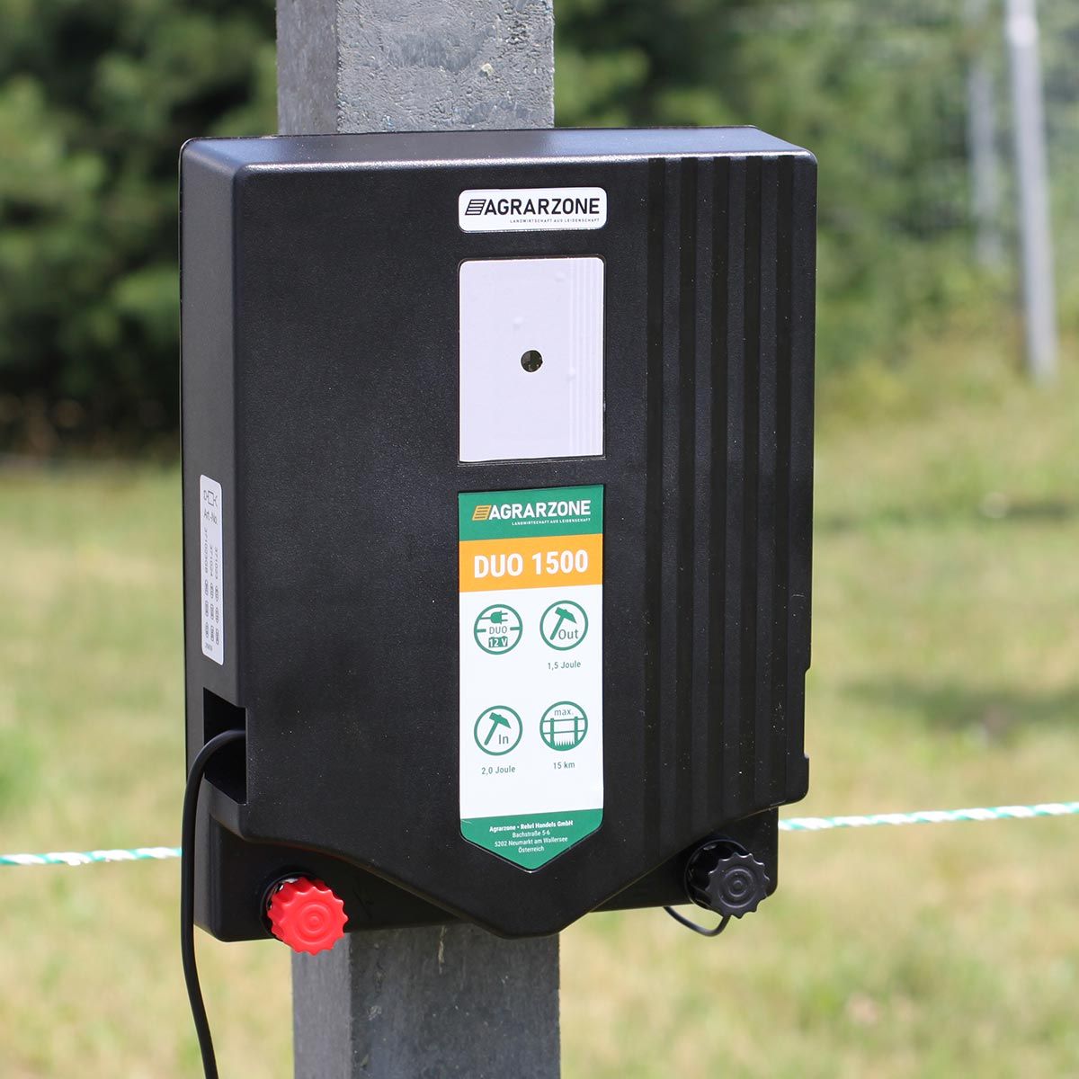 Agrarzone DUO 1500 generator impulsuri gard electric 230V / 12V, 2 Joule, în utilizare, pe pășune