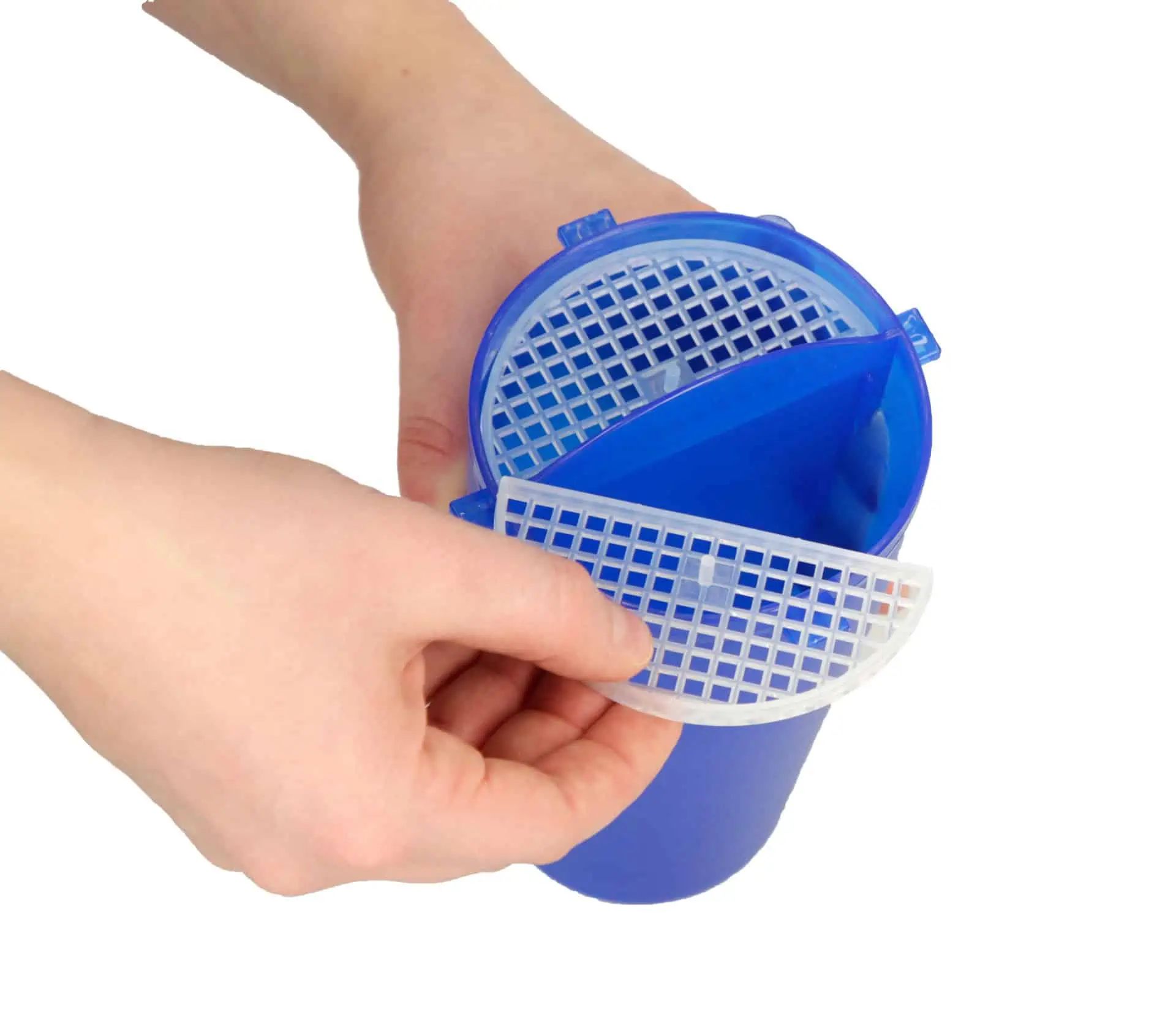 Kerbl Contenitore per Cibo e Acqua con Ciotola da Viaggio, blu, 2 x 350 ml, in uso