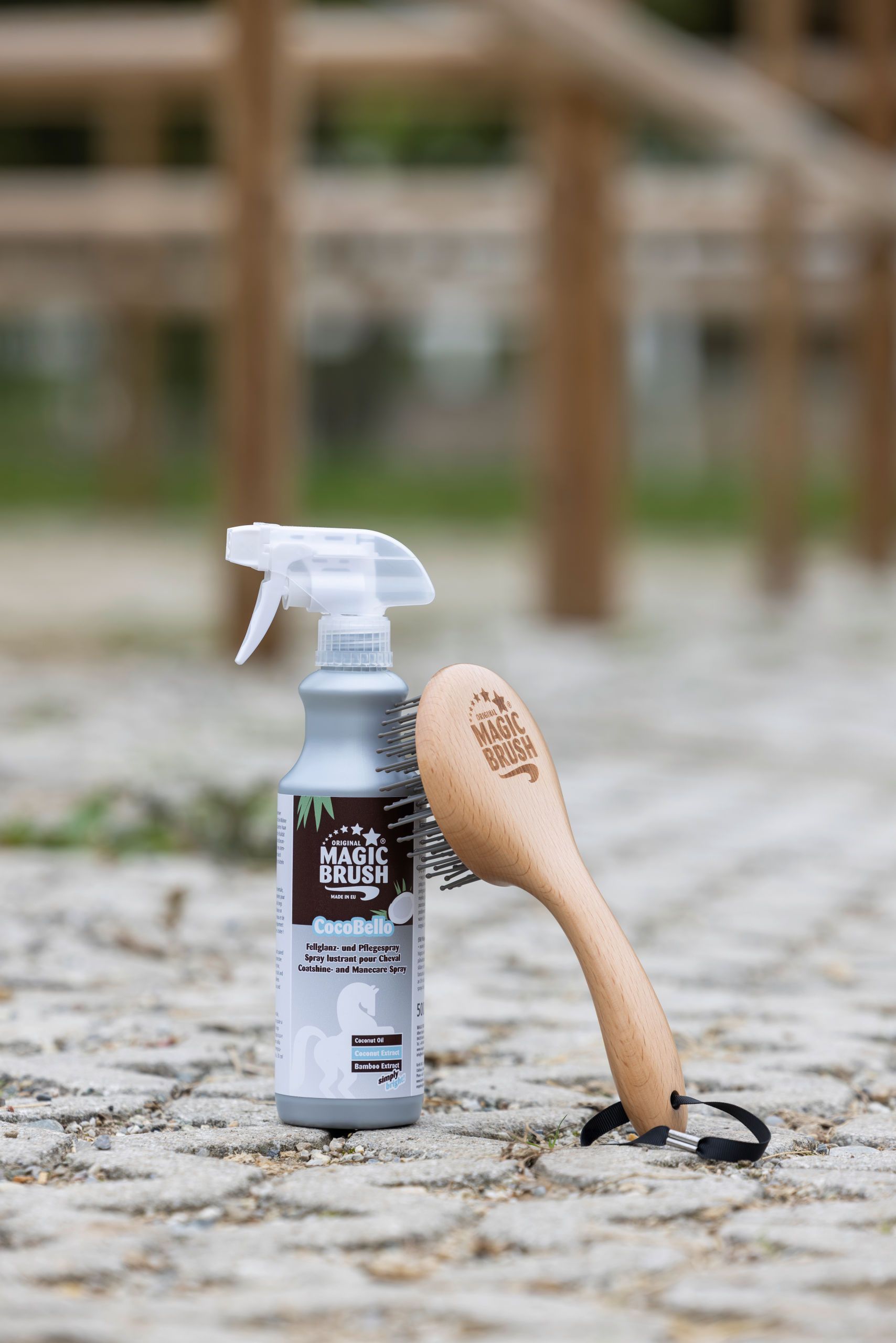 MagicBrush ManeCare Premium Mähnenspray für Glanz und kämmbares Fell, Zubehör