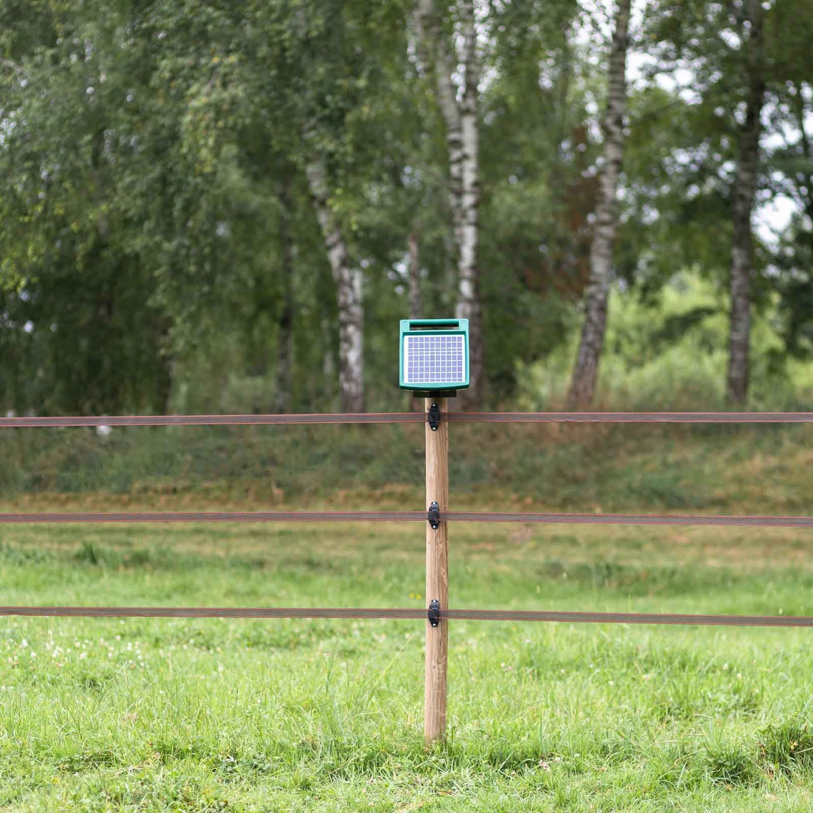 AKO Sun Power S 500 Solar Electric Fence Energiser 8 Watt 12V, 0.75 Joule, in use, in the paddock