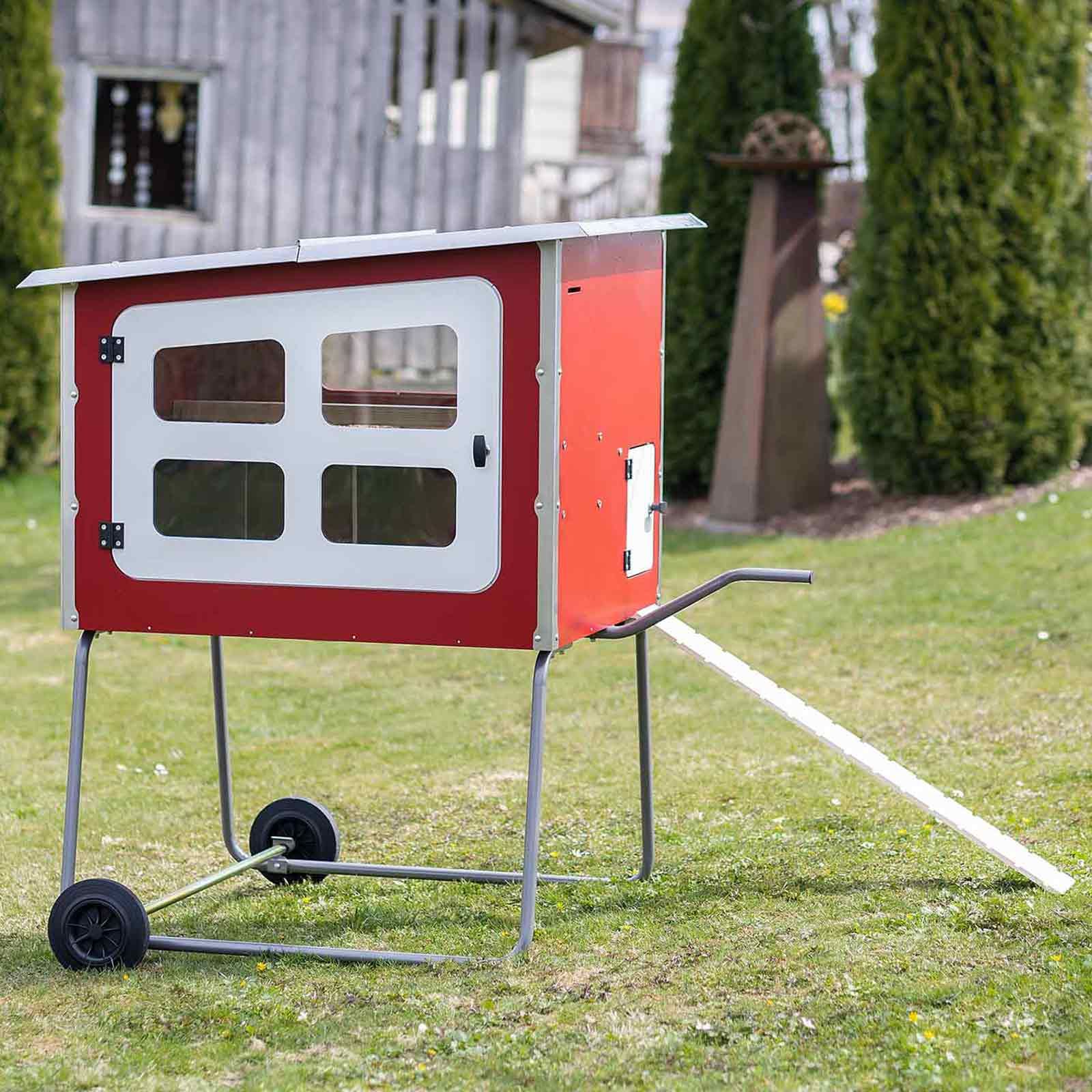 Kerbl mobiler Hühnerstall MOBILE COOP Holz, 92x113x138 cm, im Einsatz