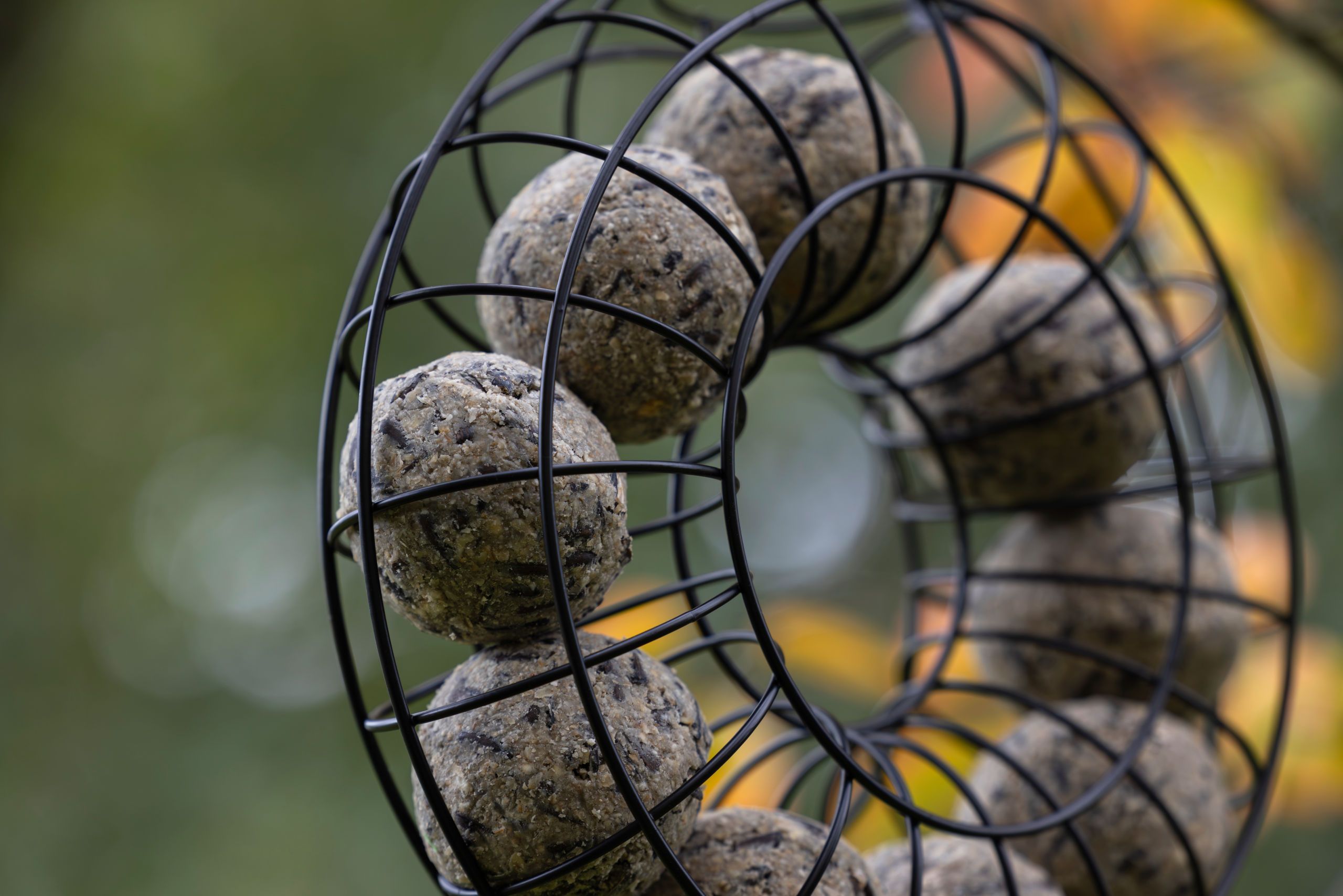 Steinbälle, Kugeln, Metallrahmen, Garten-Dekoration, Ballenskulptur
