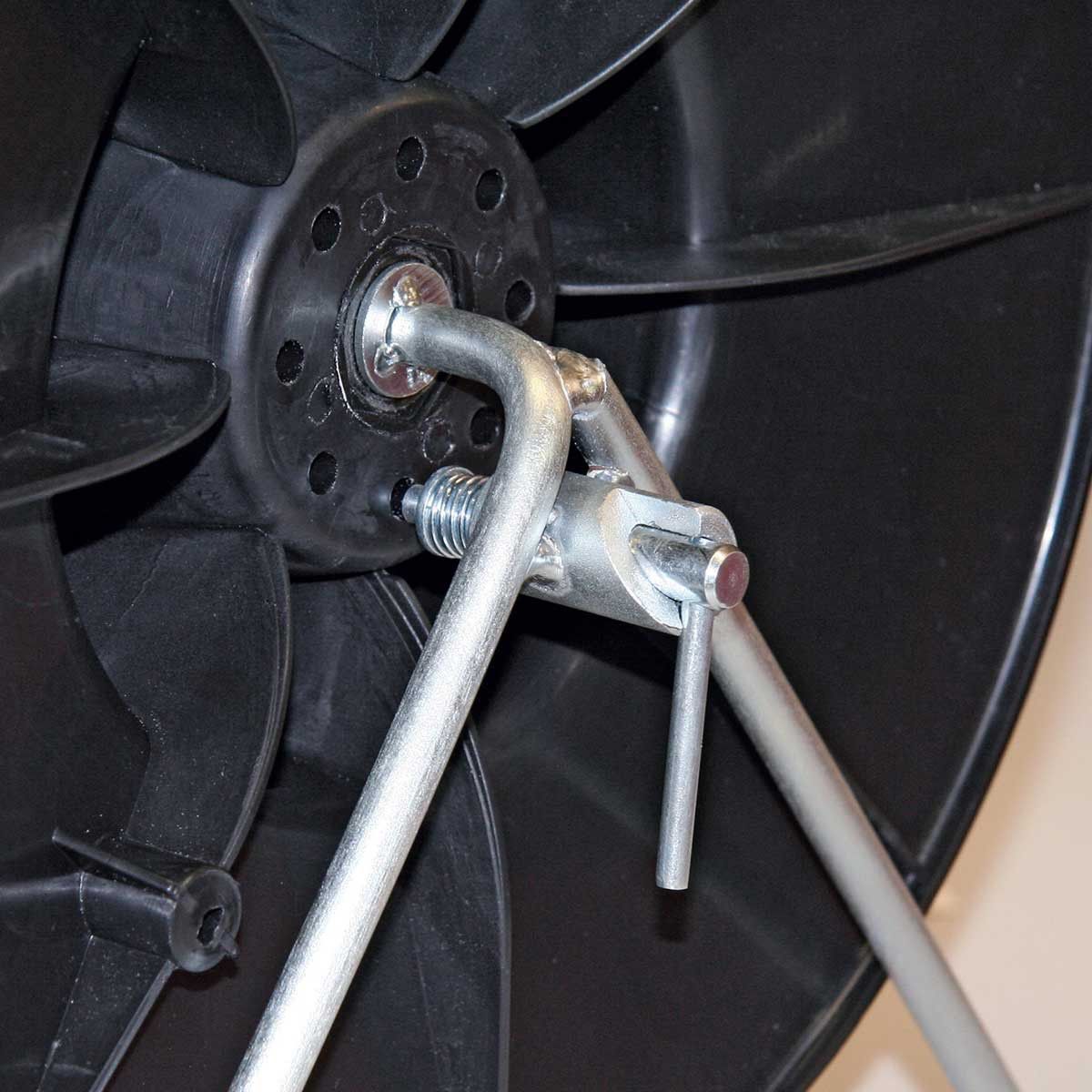AKO Reel Super Big, Extra-Wide Electric Fence Reel, detail view, wheel