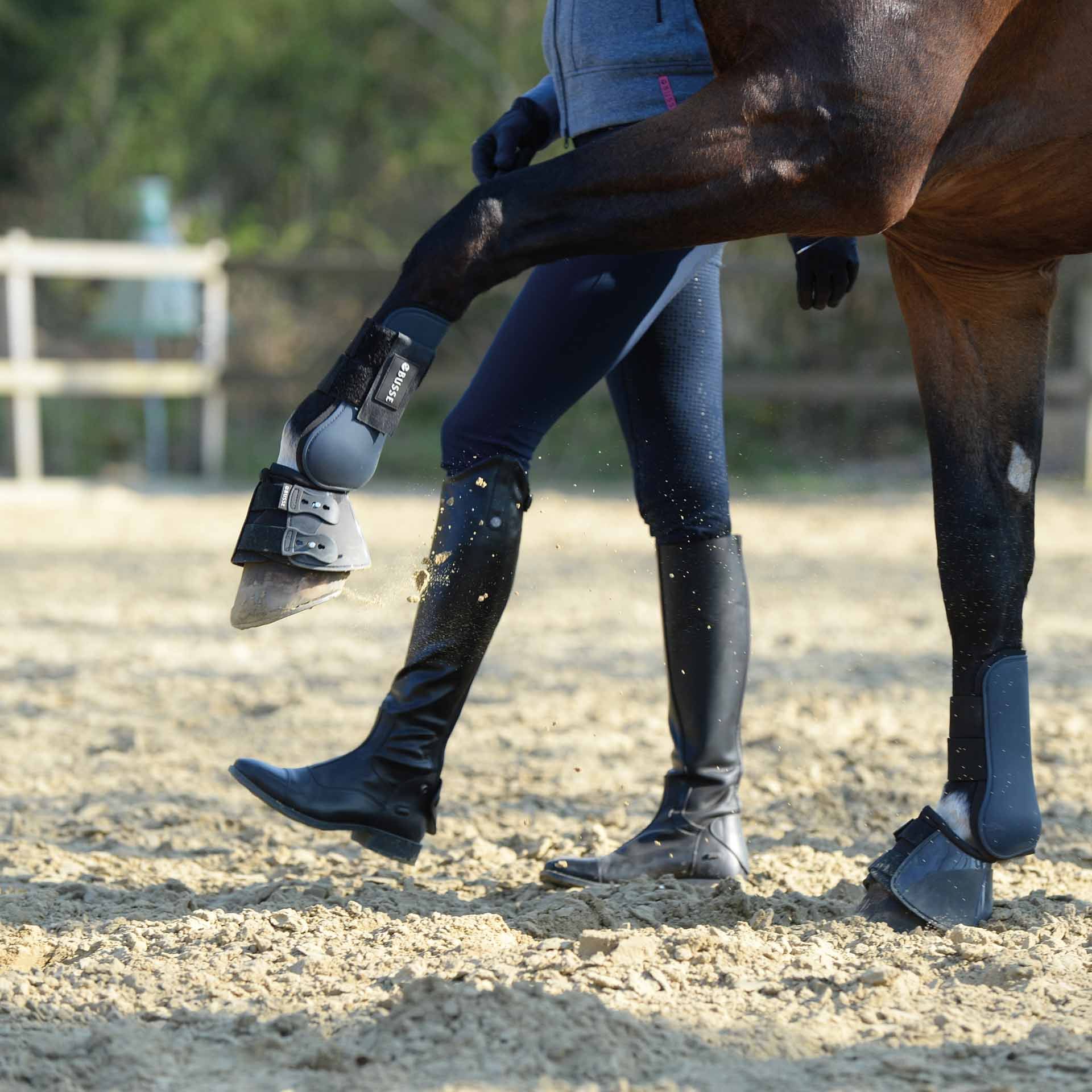 BUSSE patacsengő PRO-STUD, anatómiai illeszkedés elfordulás-gátlóval, használat közben