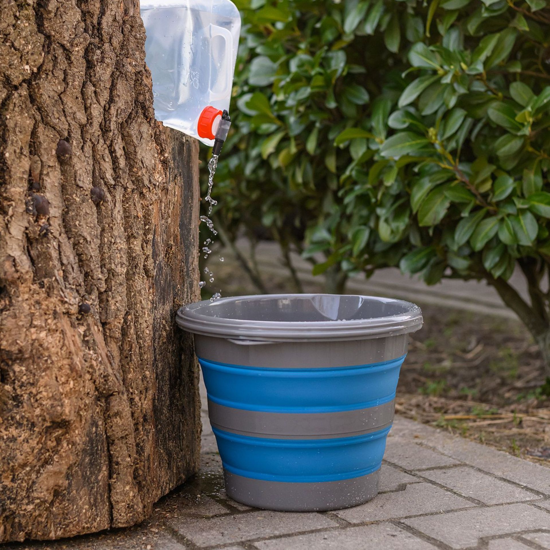 water container, pouring water, folding bucket, blue bucket, outdoor accessory