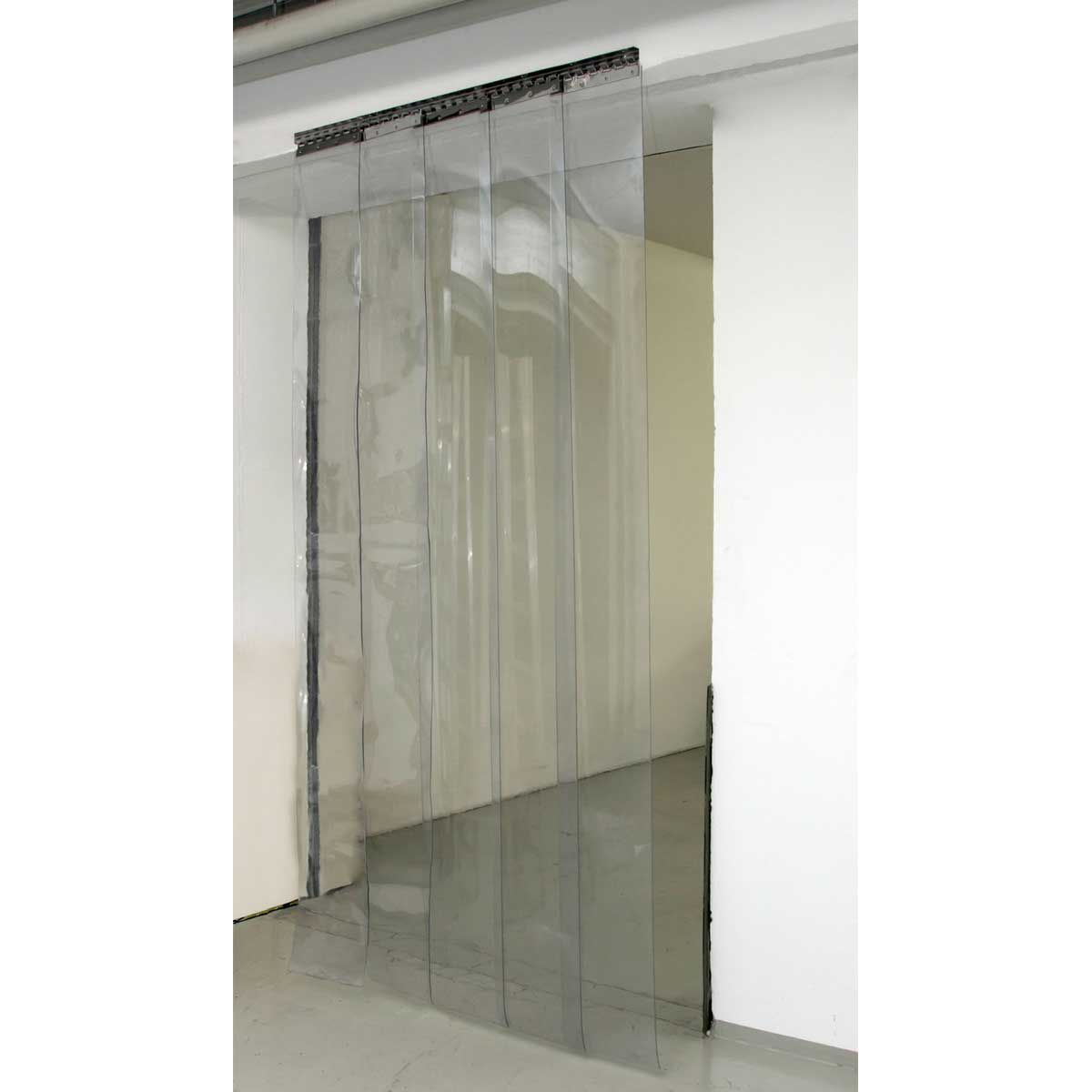 Kerbl Streifenvorhang PVC Stall Set, 225 cm, 300 x 3 mm, im Einsatz