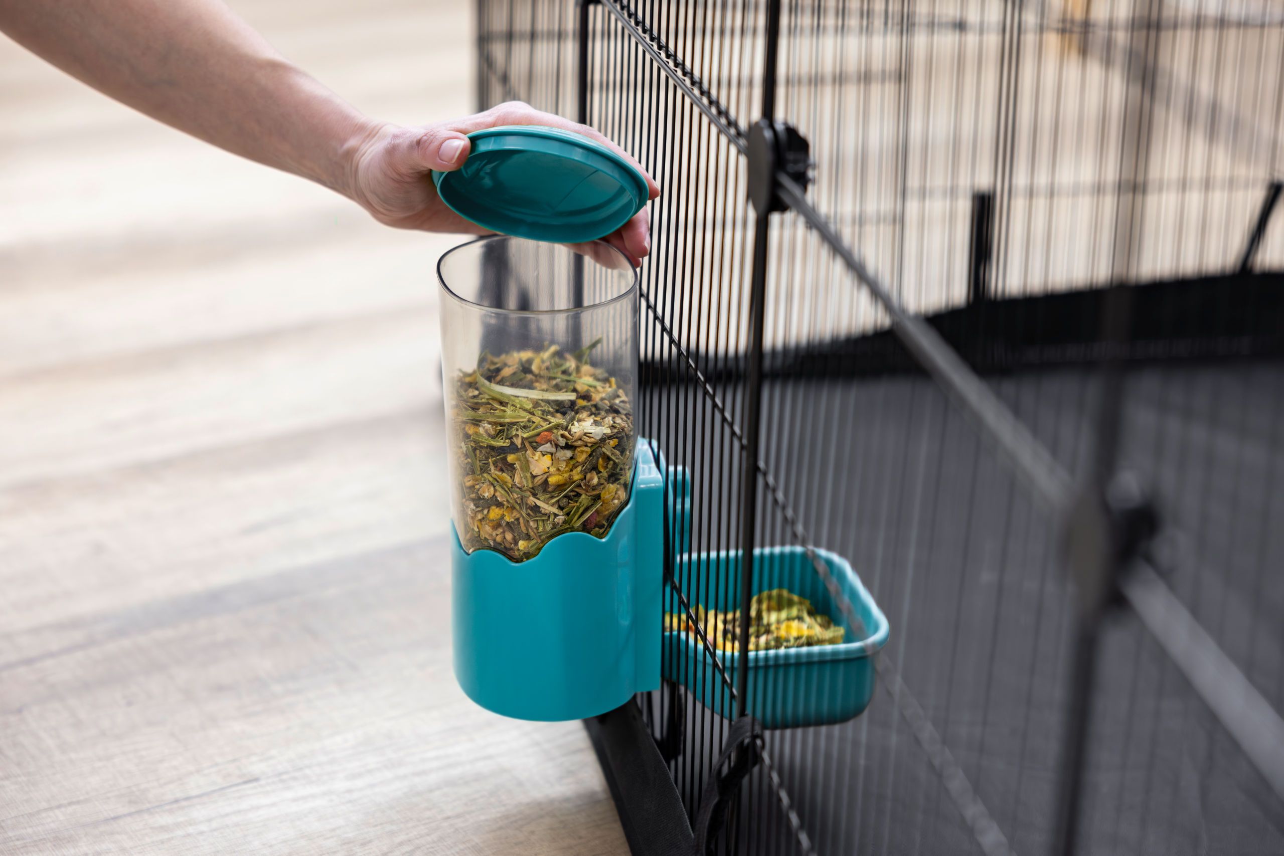 Kerbl Futterspender für Nager 1000 ml zur Gittermontage, blau
