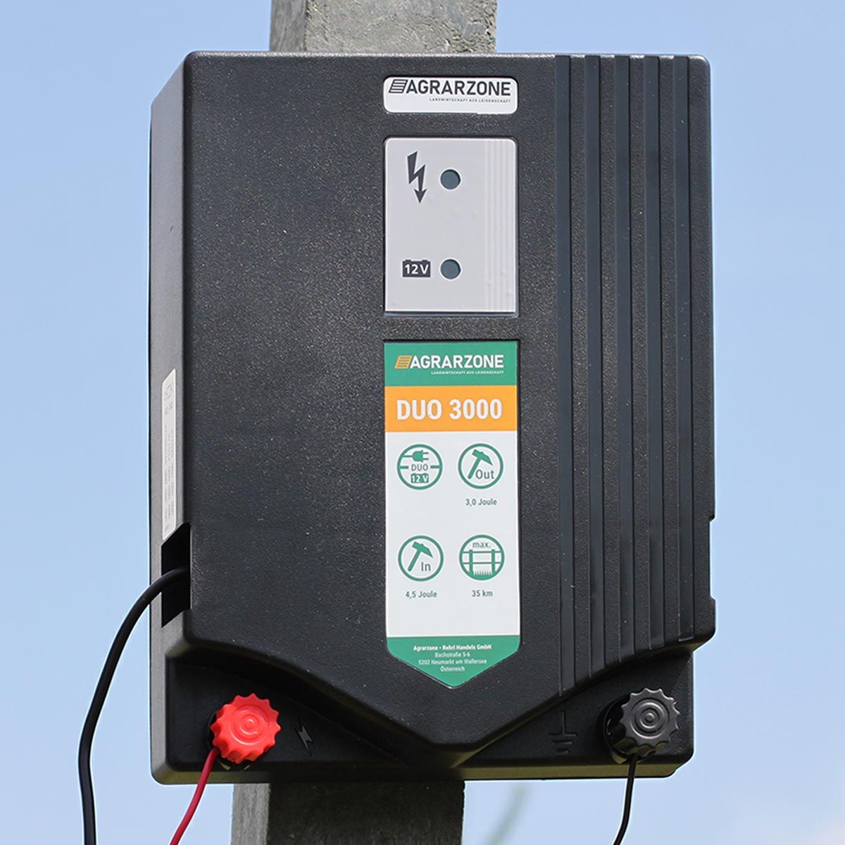 Elettrificatore Agrarzone DUO 3000 230V / 12V, 4,5 Joule, in uso
