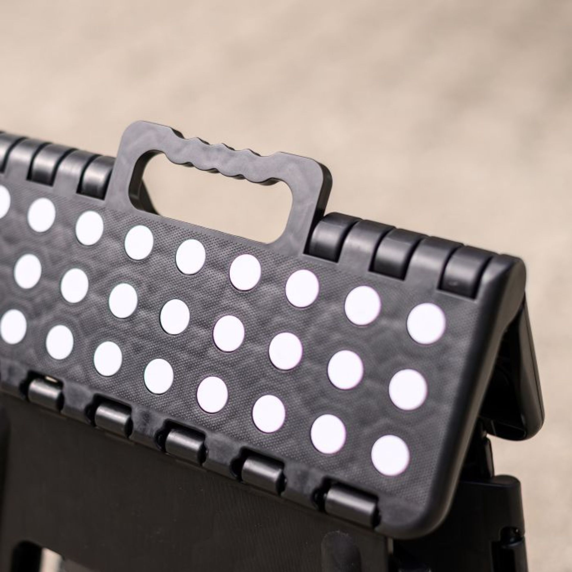 polka dot, portable step, folding stool, black, handle grip