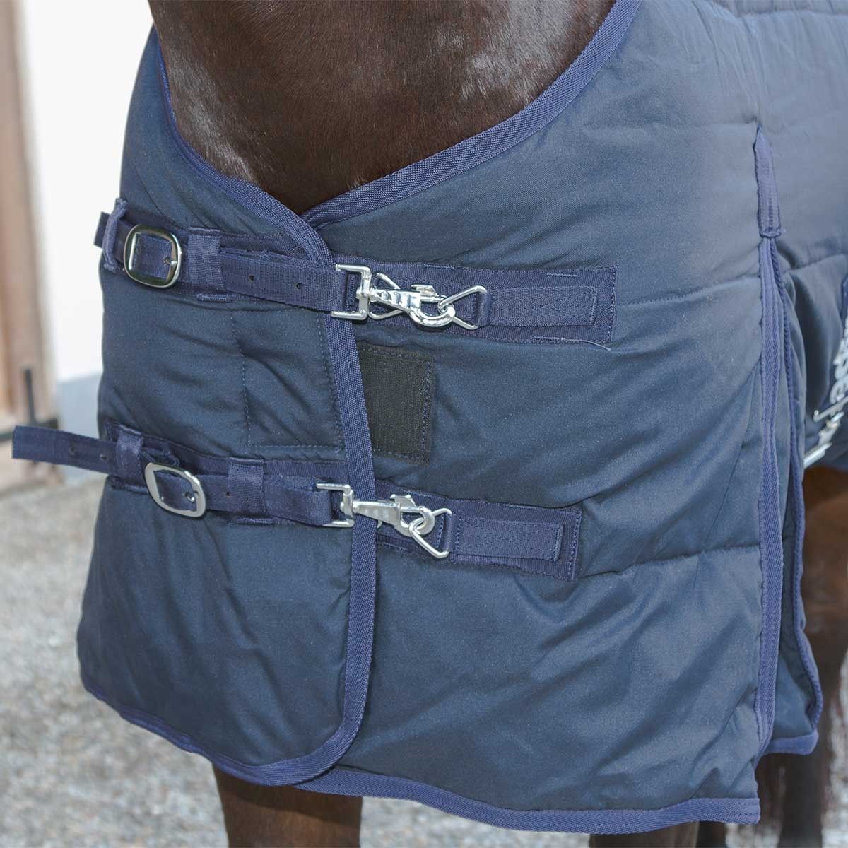 Covalliero RugBe Indoor istállótakaró 300D, 150g töltés, légáteresztő, részlet, zár