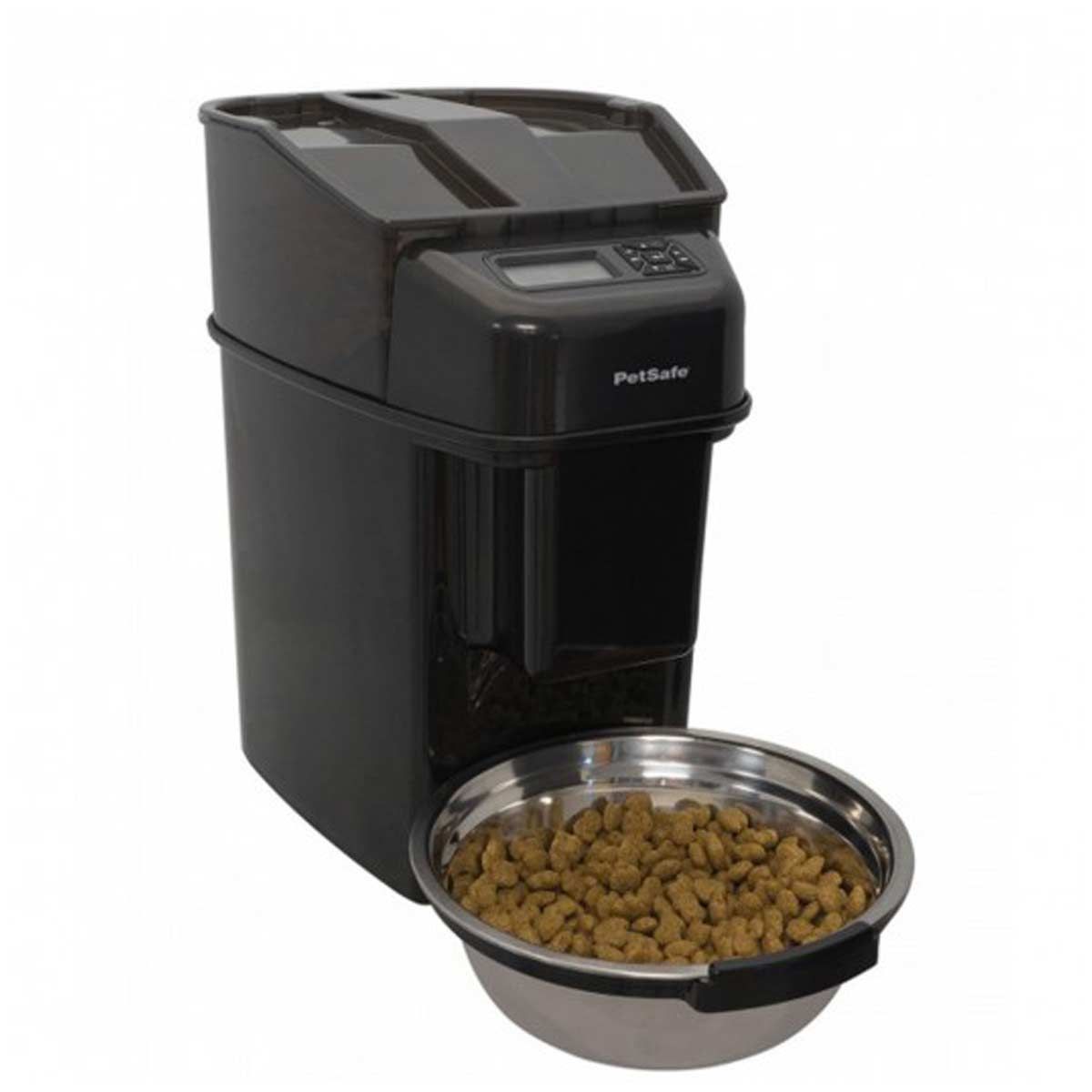 PetSafe Futterautomat Healthy Pet Simply Feed, programmierbar, 5,7 L, im Einsatz