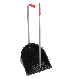 Schwarze Mistschaufel mit Metallrechen und zwei Stielen mit rotem Griff