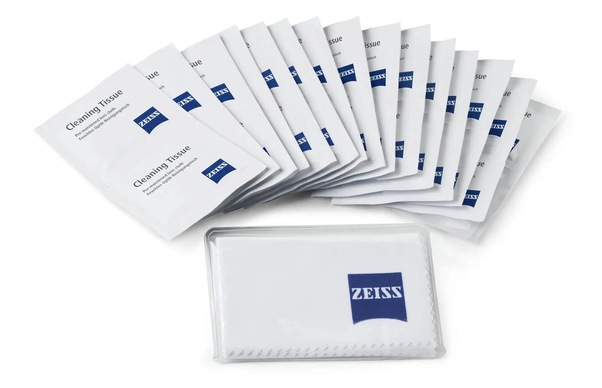 Förpackade rengöringsdukar och en glasögonduk med ZEISS-logga