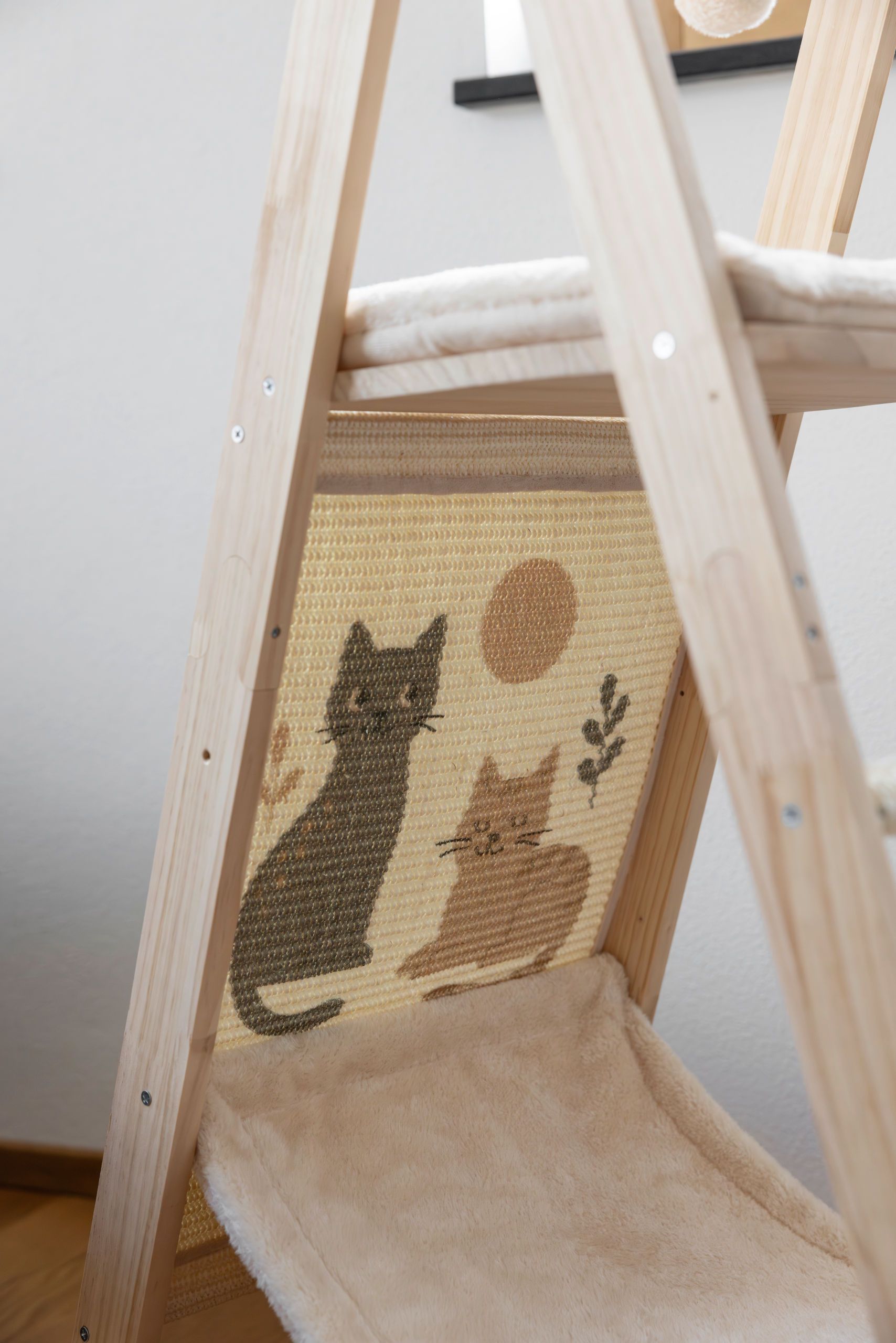 Kerbl Kletterturm Ladder aus Massivholz, 104 x 74 x 41 cm, beige