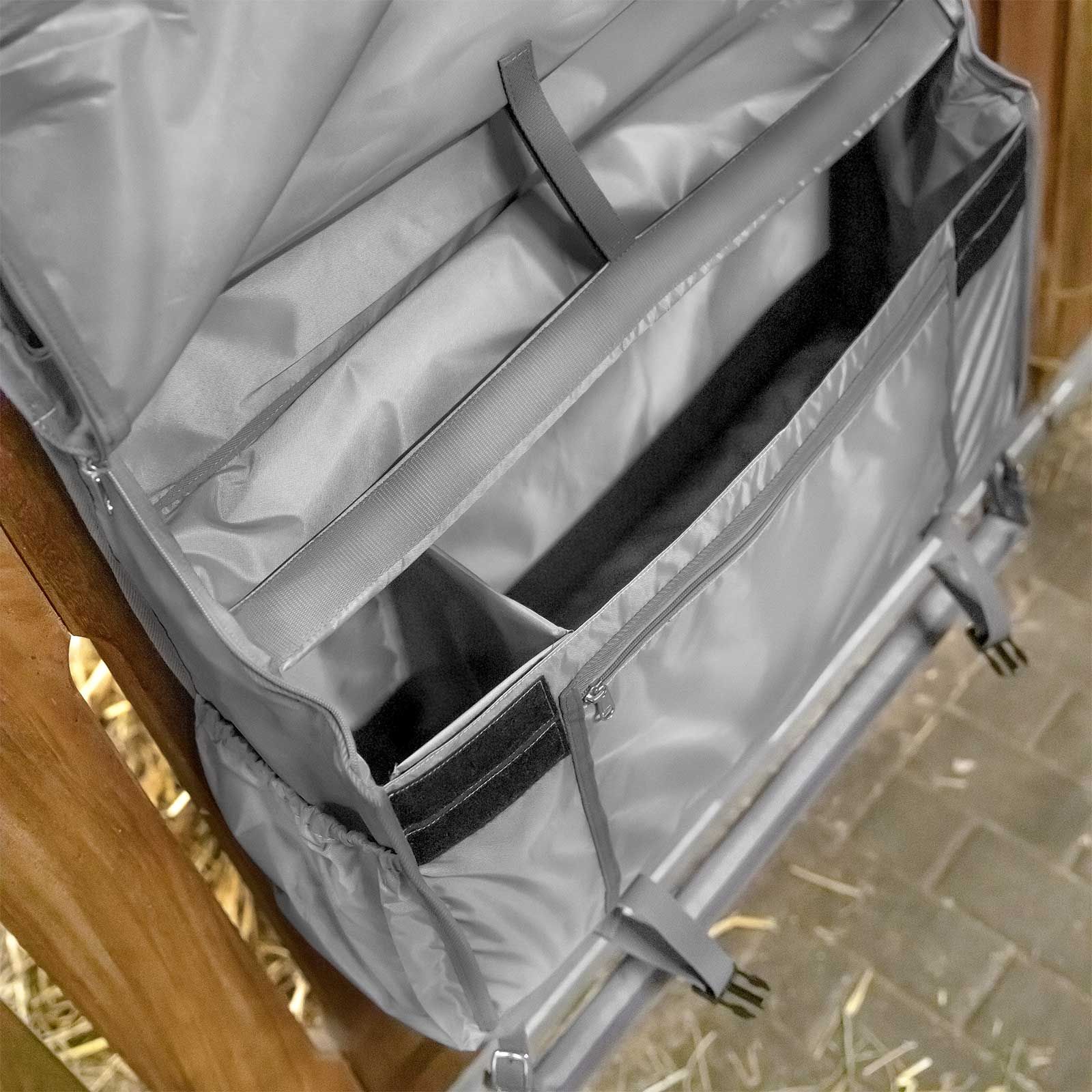BUSSE Boxentasche RIO PRO, stabile Hängetasche für den Stall, Detailansicht, Tasche