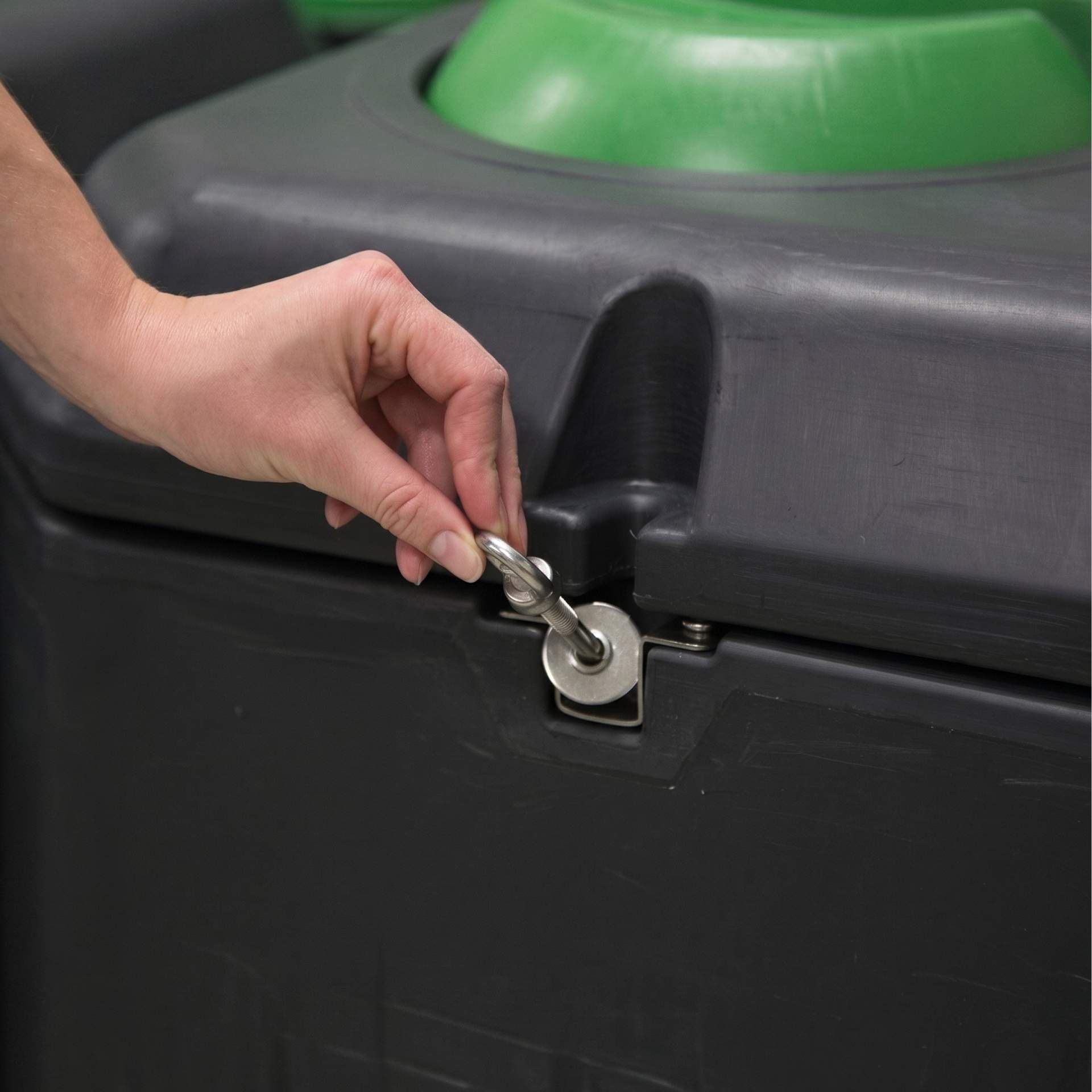 storage bin, latching, padlock, lock, utility container