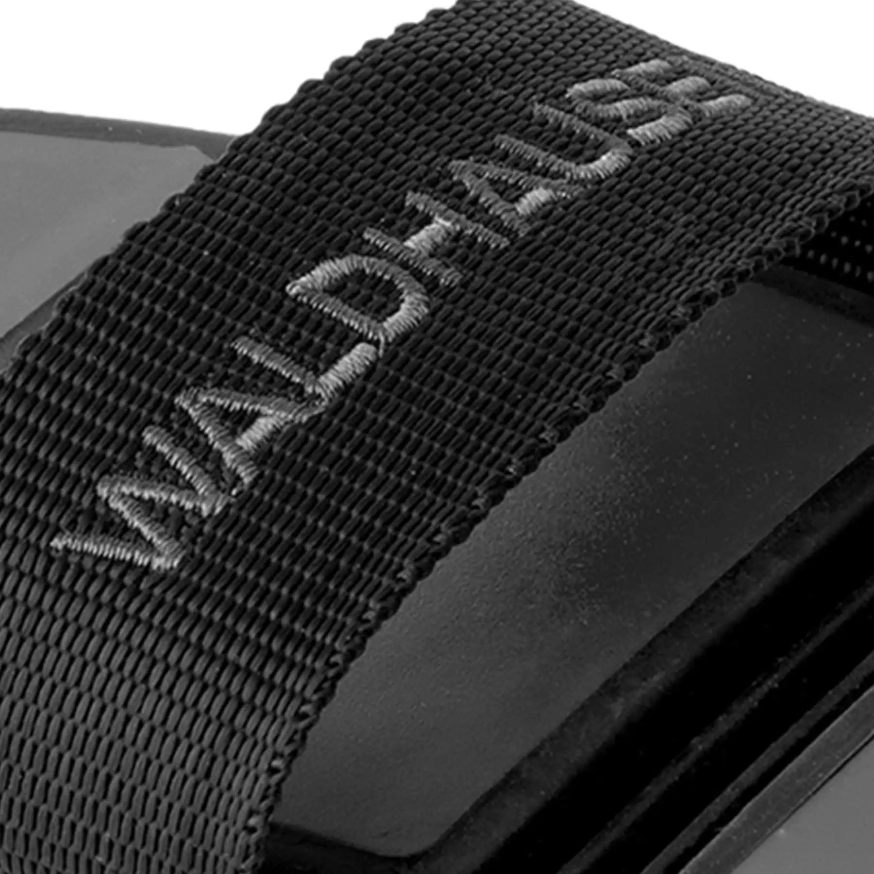 Waldhausen Flex Massageskrapa för hästar, mjuk pälsvård, detaljbild, logotyp