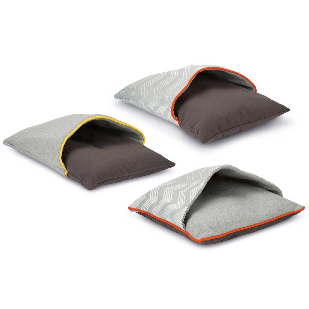 Beeztees Cat Sleeping Bag, Cosy Cushion Cave with Blanket, loose product