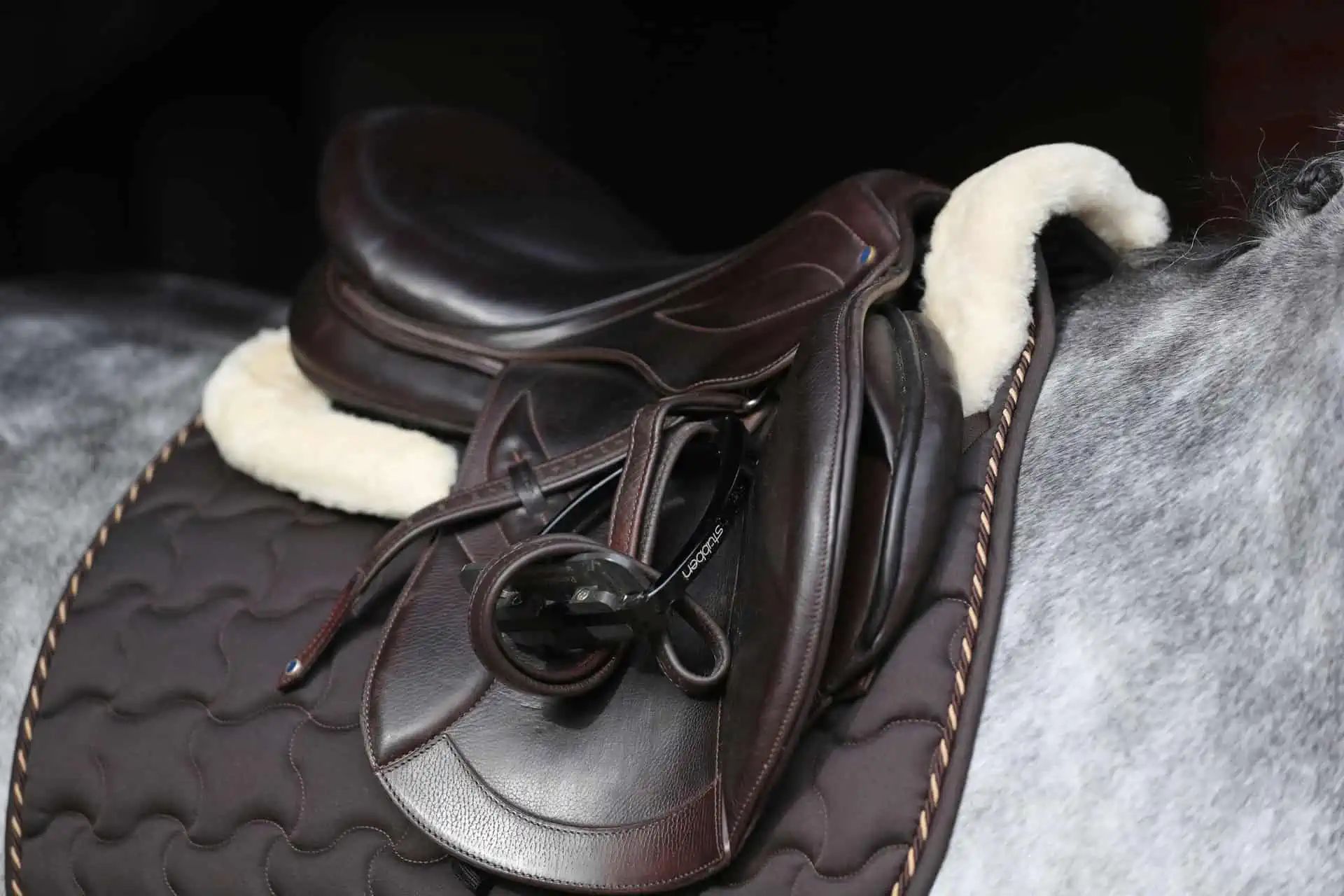 Covalliero Pernă de șa corectivă blană artificială, în utilizare