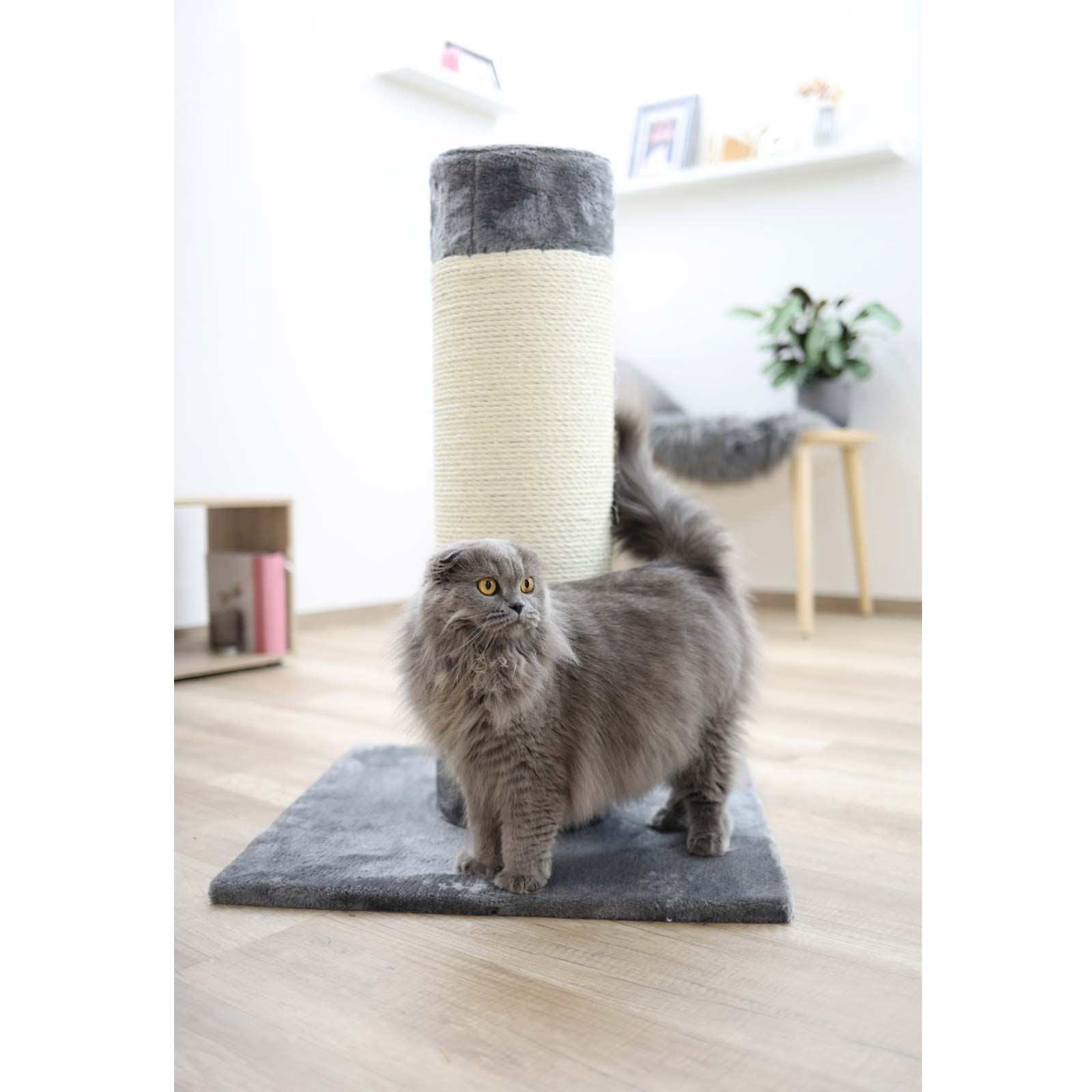 Kerbl Tiragraffi OPAL ULTRA per gatti grandi, grigio, in uso, in casa