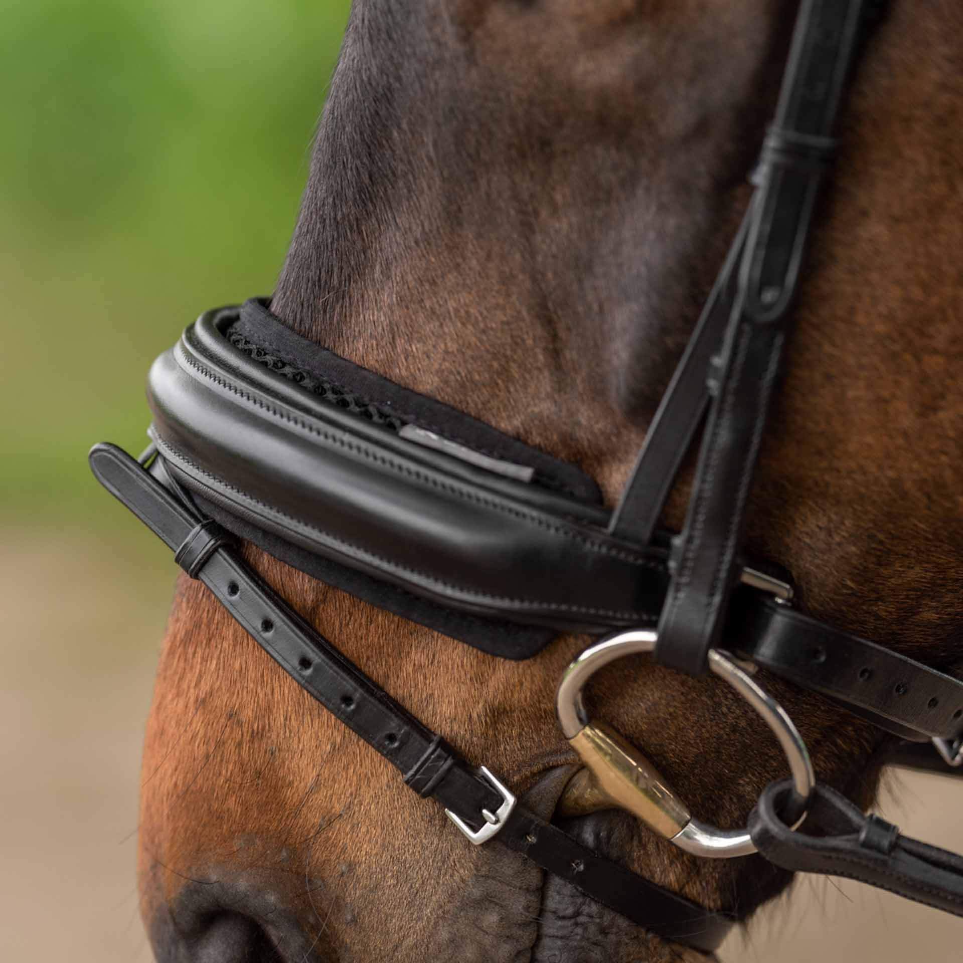 BUSSE zablatartó párna 3D AIR EFFECT, hosszú, orrhát, Pony fekete