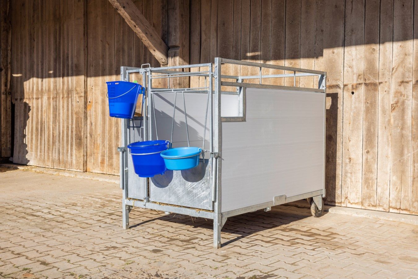 Trolley, Ställe/Wege, Futternapf?, Eimer, Metallgehäuse