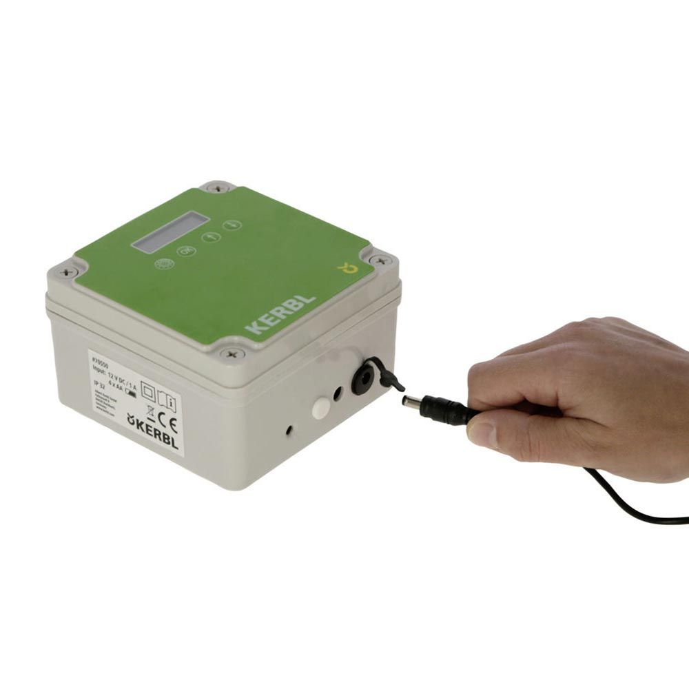Kerbl Anschlusskabel Weidezaun mit Autobatterie betreiben, 12V, im Einsatz, Anschluss
