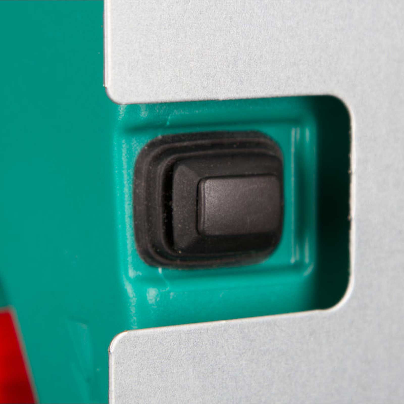 AKO Savanne N3000 Electric Fence Energiser with Metal Box, 12V, 4.5 Joules, detail view, switch