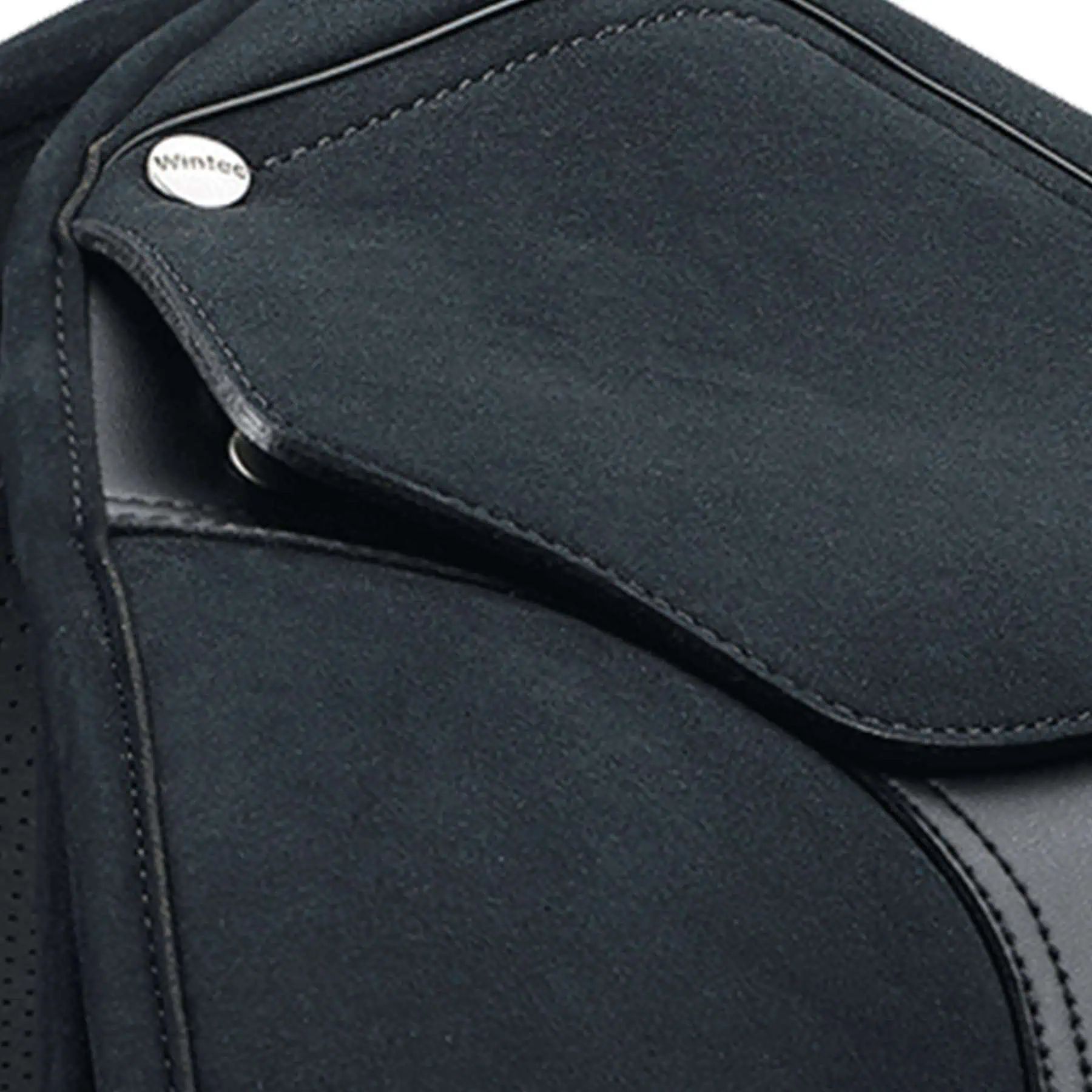 Selle de dressage Wintec Pro large, technologie HART, système CAIR, noire, 18"/46 cm