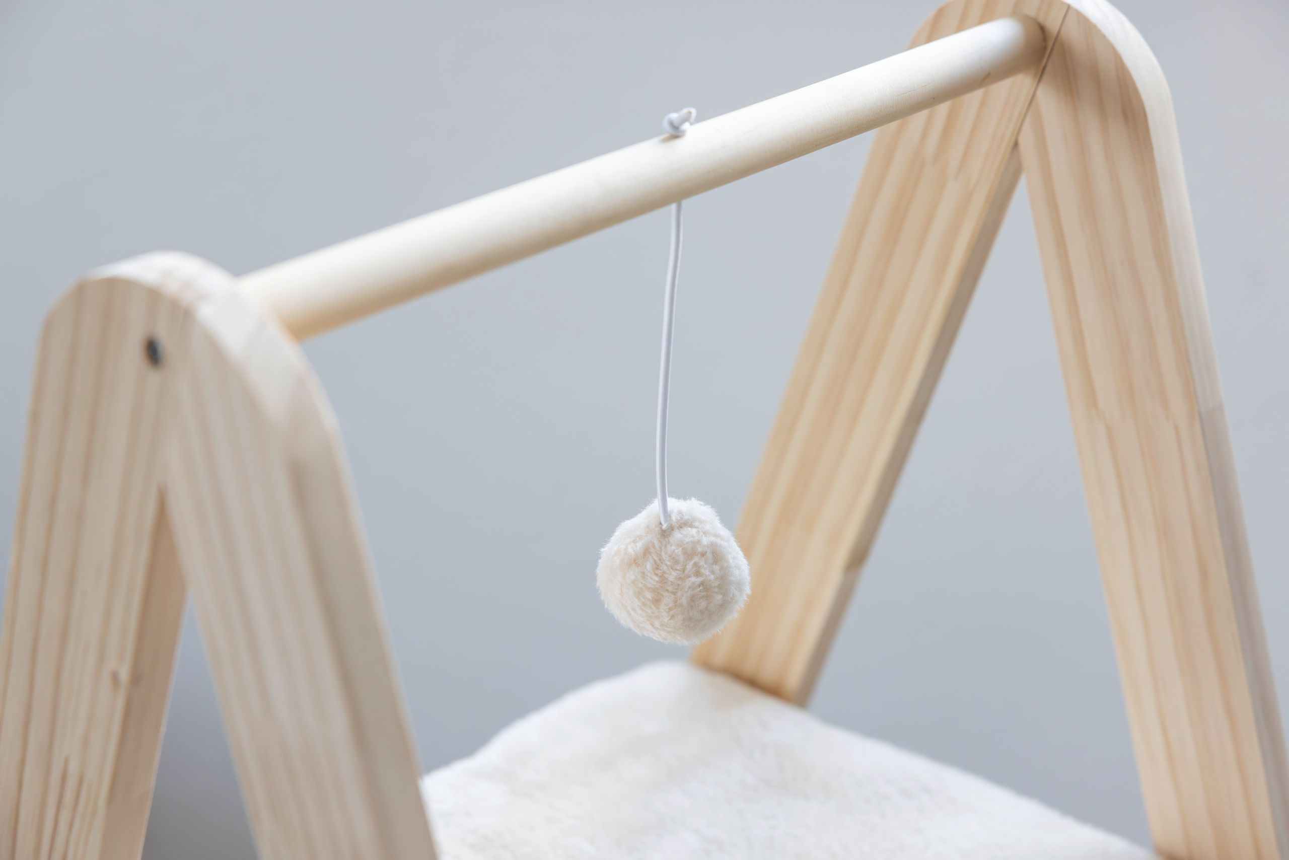 Kerbl Kletterturm Ladder aus Massivholz, 104 x 74 x 41 cm, beige