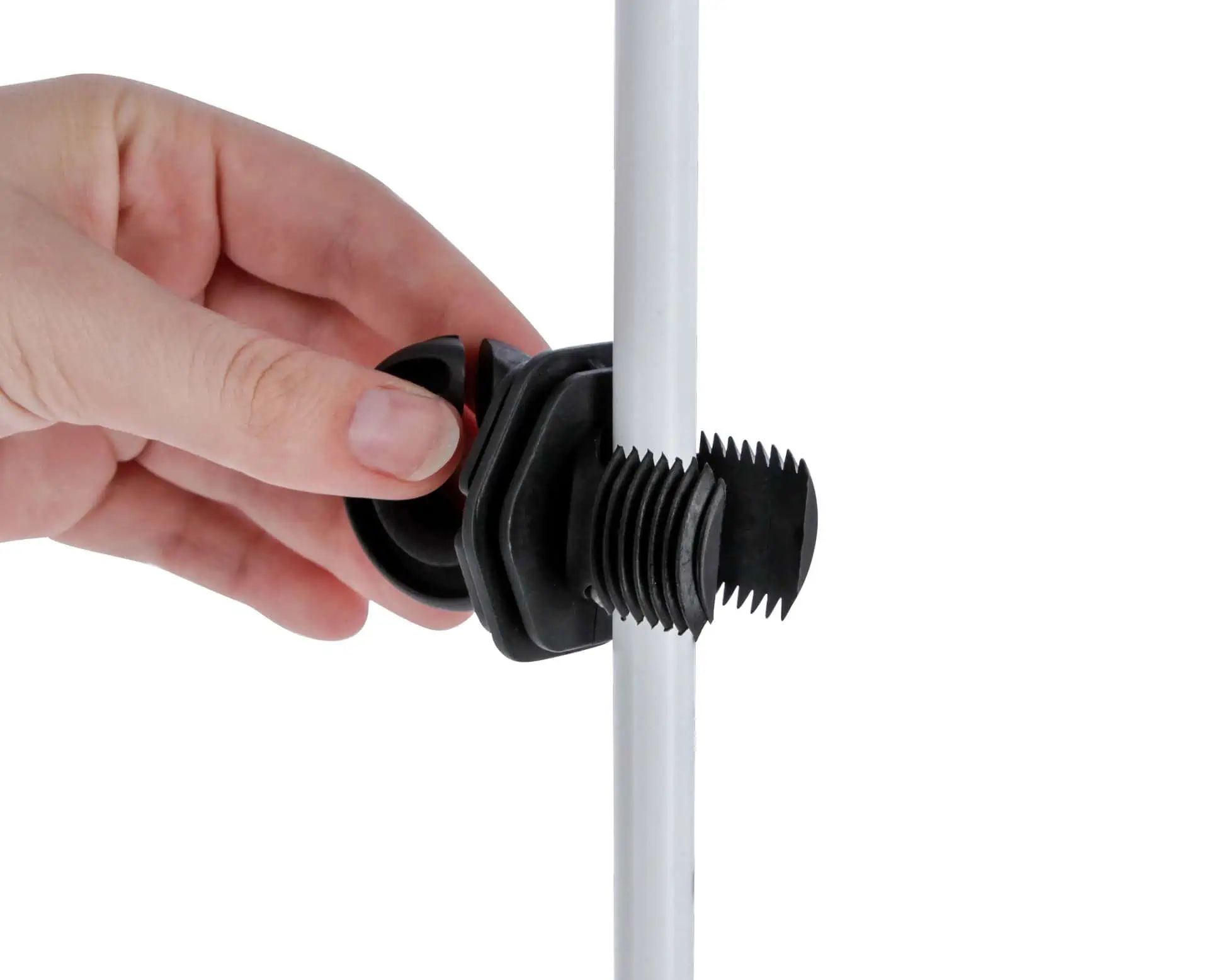 Izolator inel AKO VARIO pentru țăruși 7-19 mm, 14 bucăți, în utilizare, stâlp