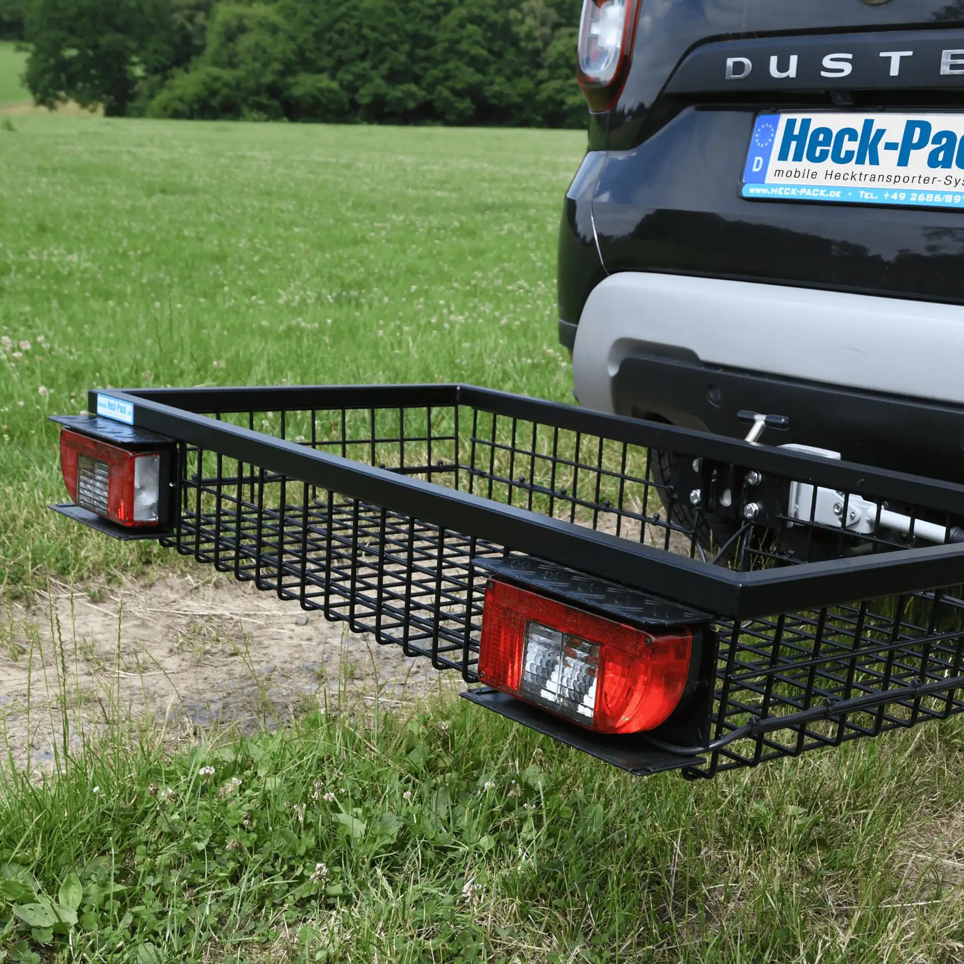 Heck-Pack Beleuchtung 7-polig für Hecktransporter, schwarz, im Einsatz