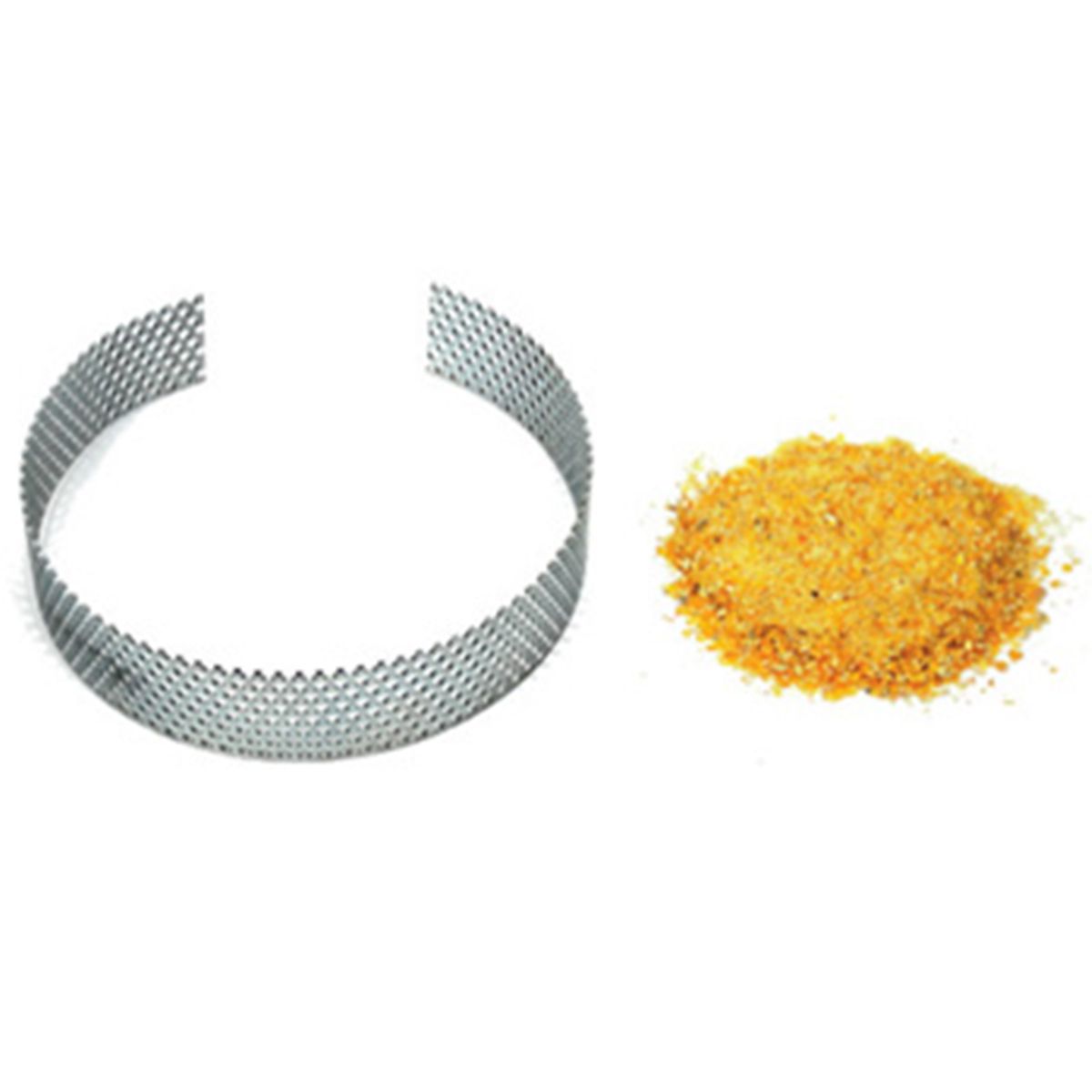 Metallring aus Lochblech neben einem Haufen gelb-oranger Koerner