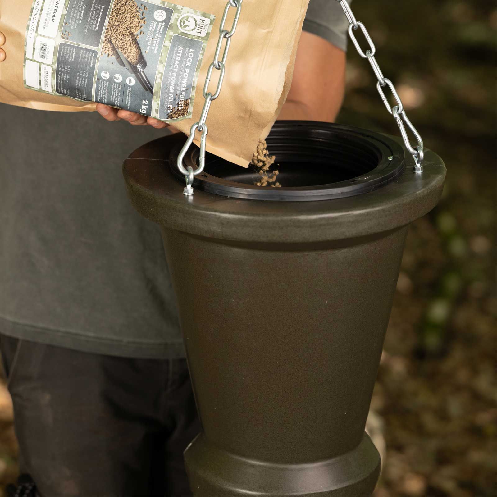 Supply Tank For Feeding Machines, in use